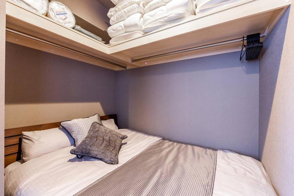 One-Bedroom Apartment - Photo 12