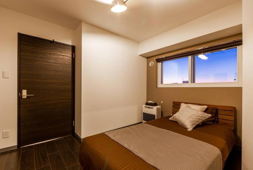 One-Bedroom Apartment - Photo 4