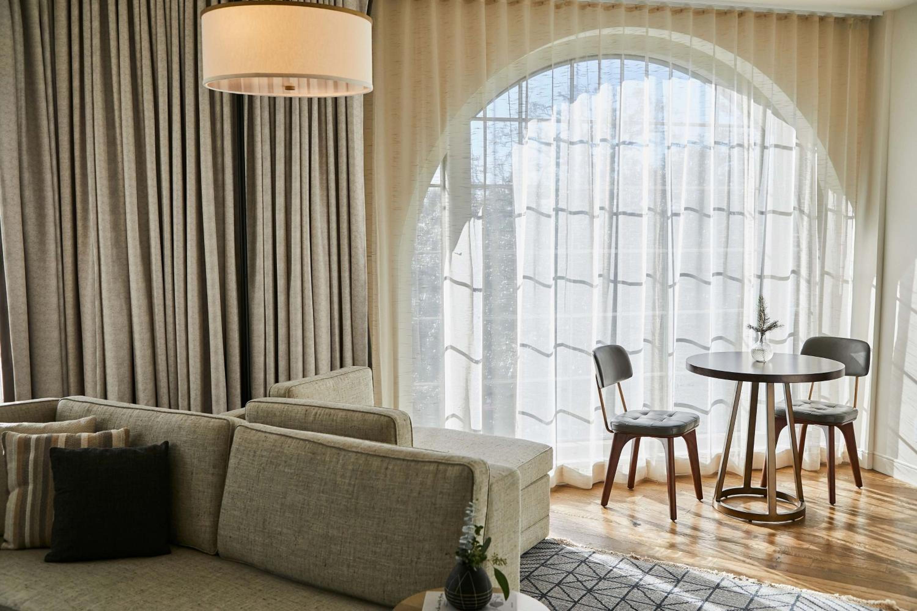One King Designer Suite