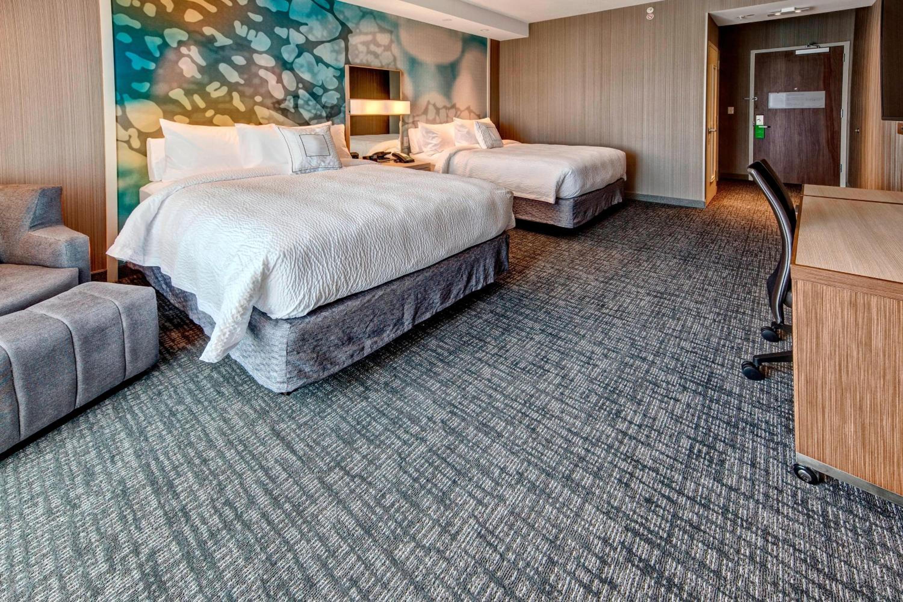 Queen Room with Two Queen Beds - Hearing Accessible photo 2