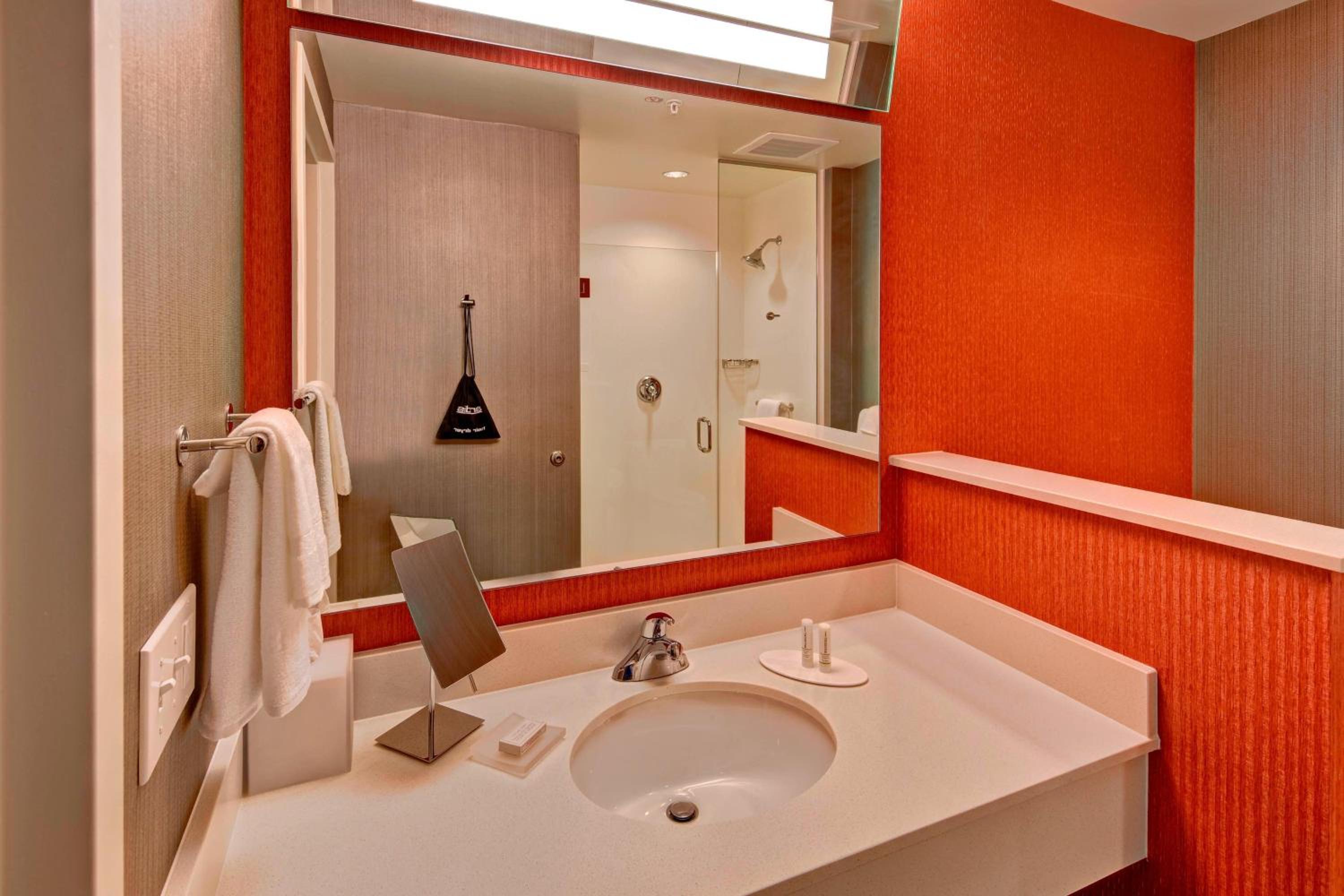 Queen Room with Two Queen Beds - Hearing Accessible photo 3