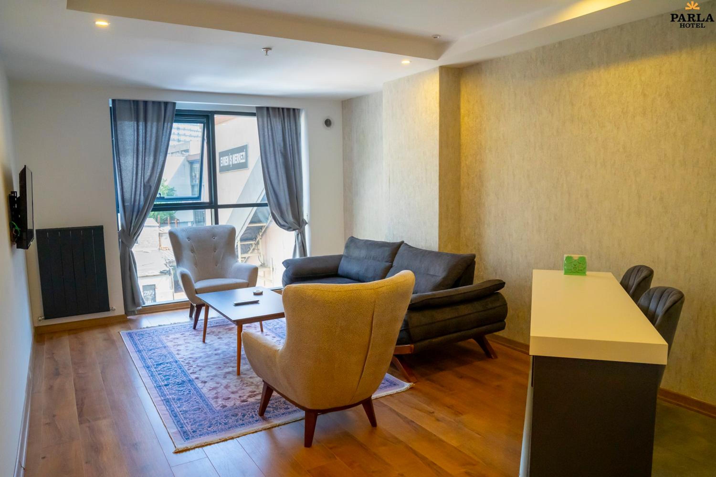 Deluxe Suite photo 1