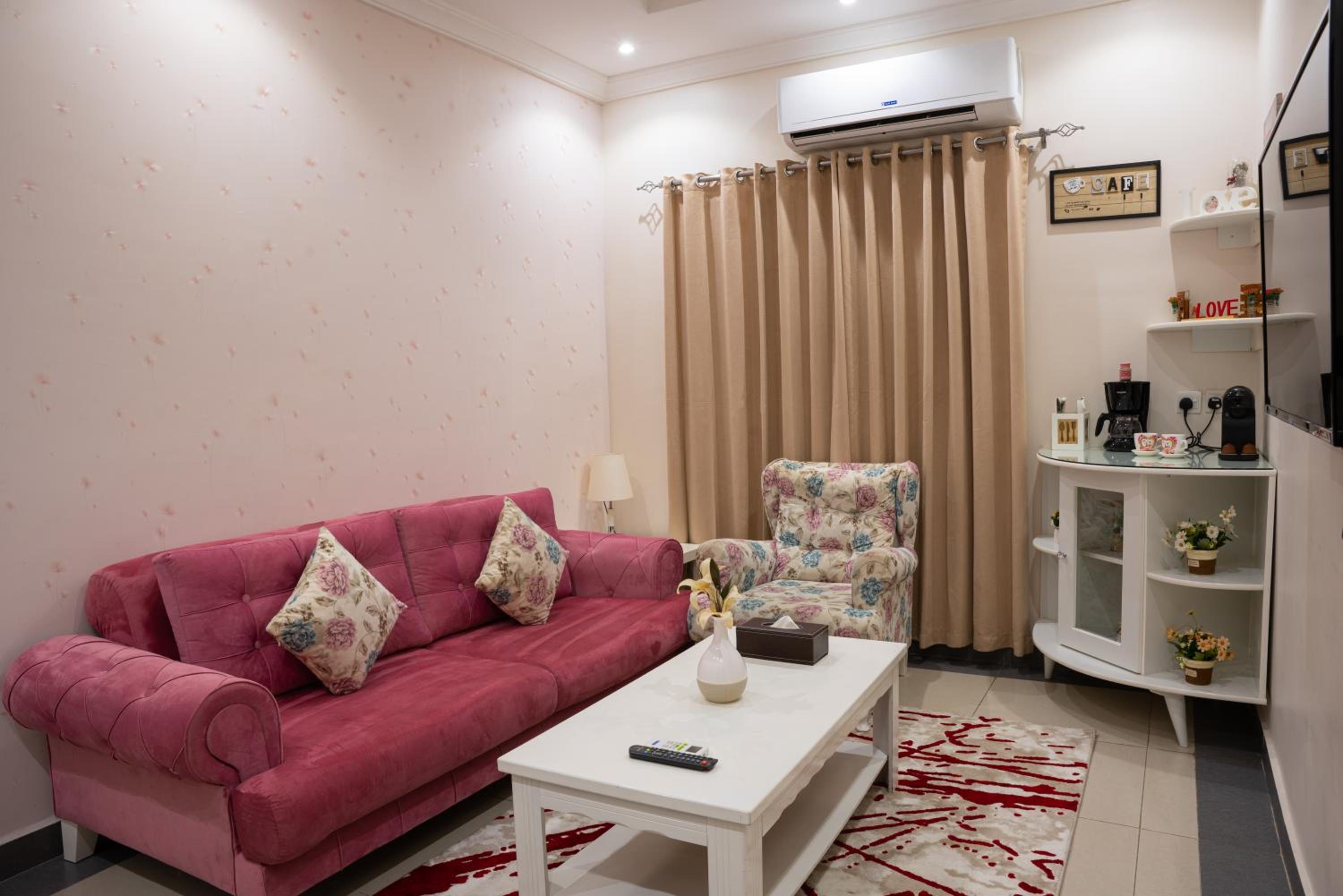 Honeymoon Suite with Jacuzzi Room