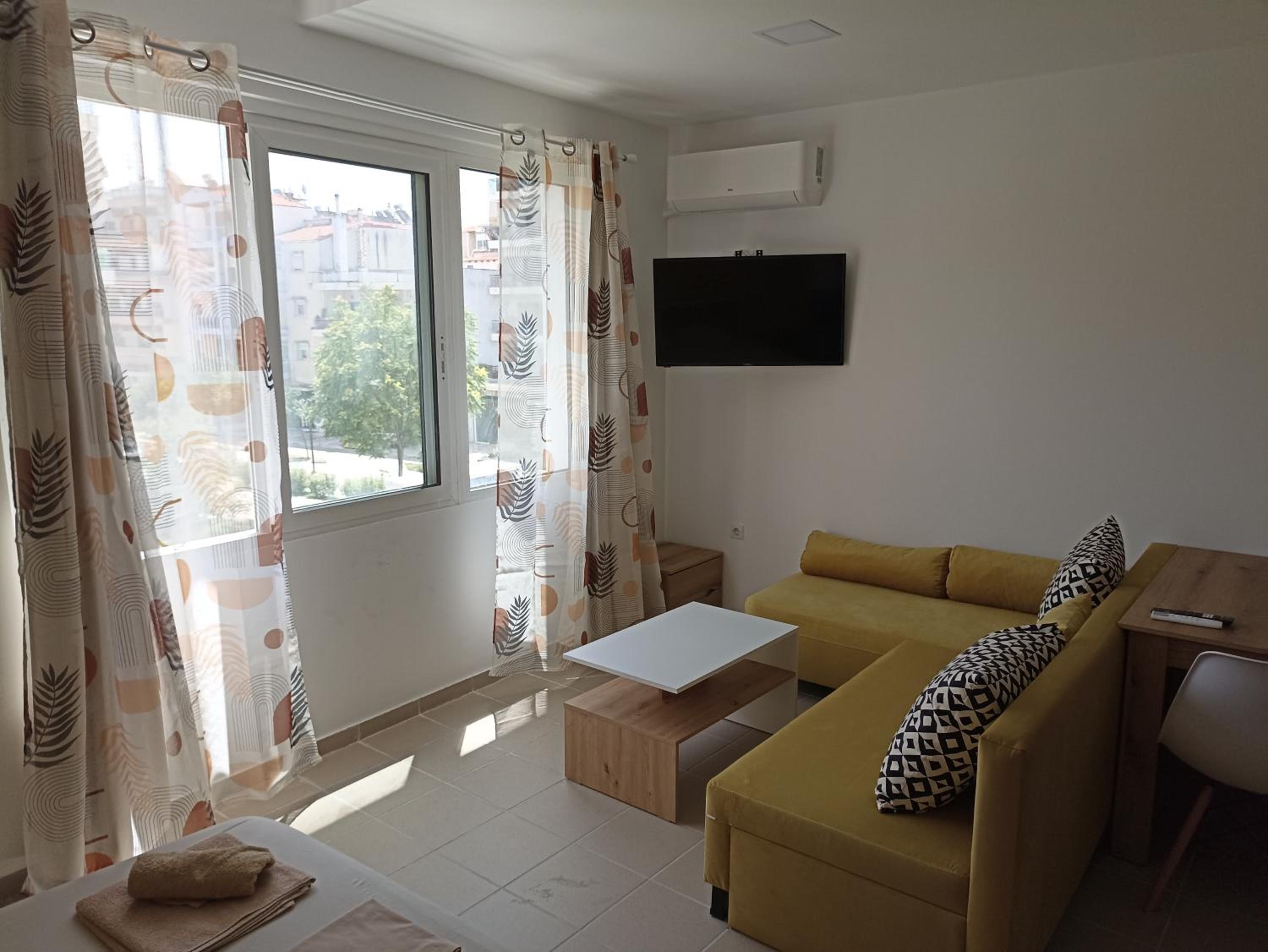 One-Bedroom Apartment photo 1