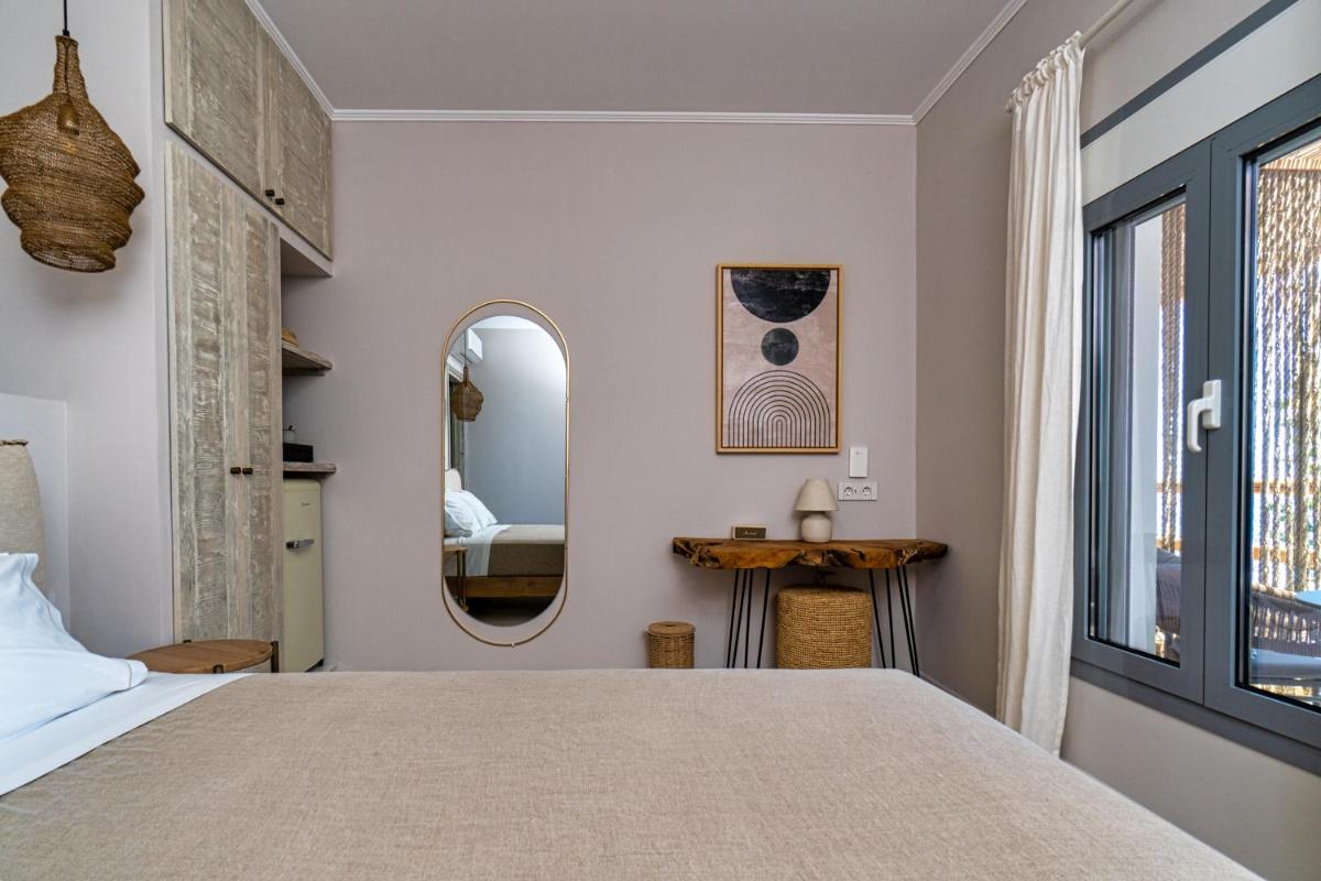 Deluxe Double Room with Balcony and Sea View photo 1