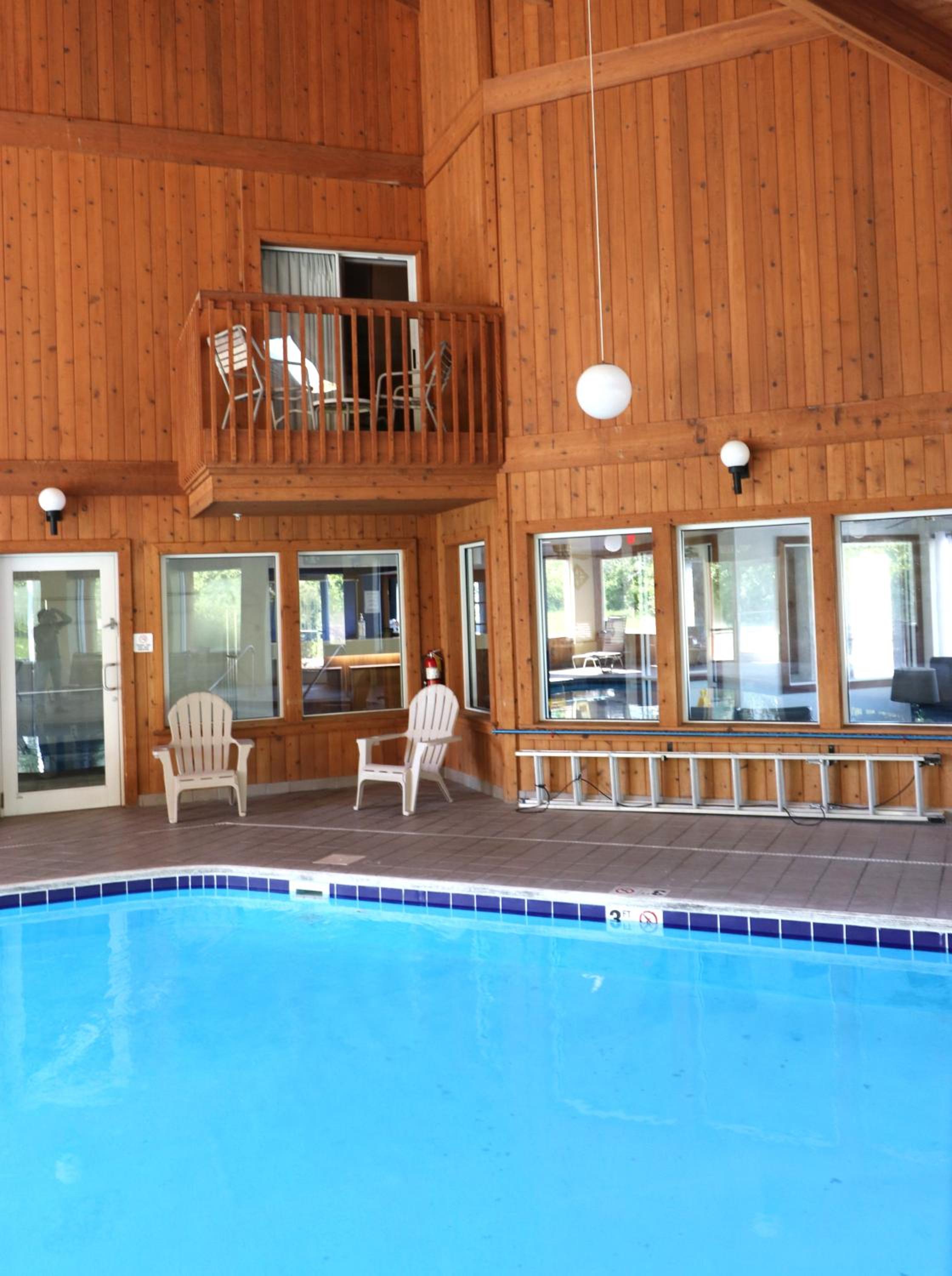 King Room with Balcony - Non Smoking - Photo 3