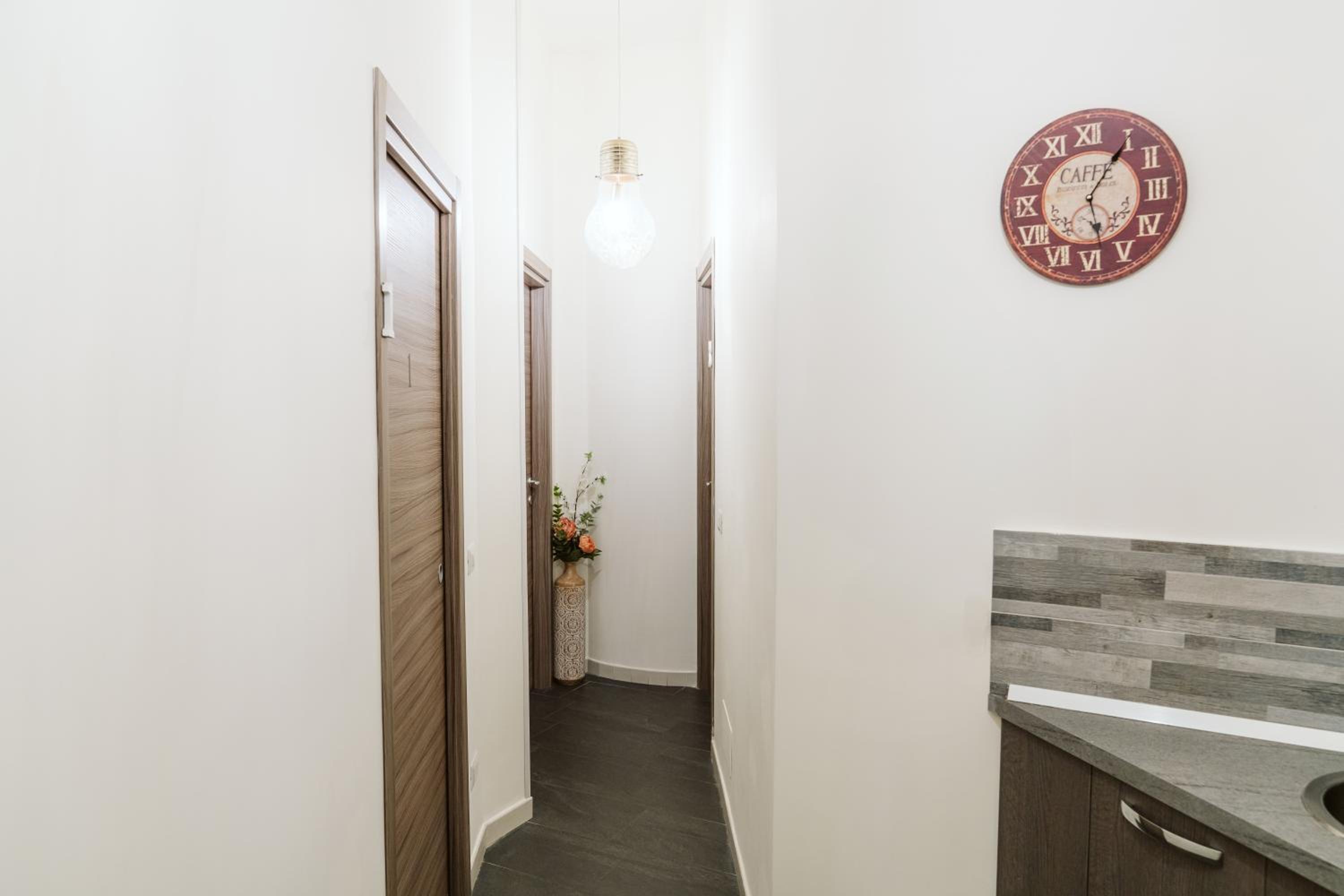 Deluxe Double Room with Balcony - Photo 27