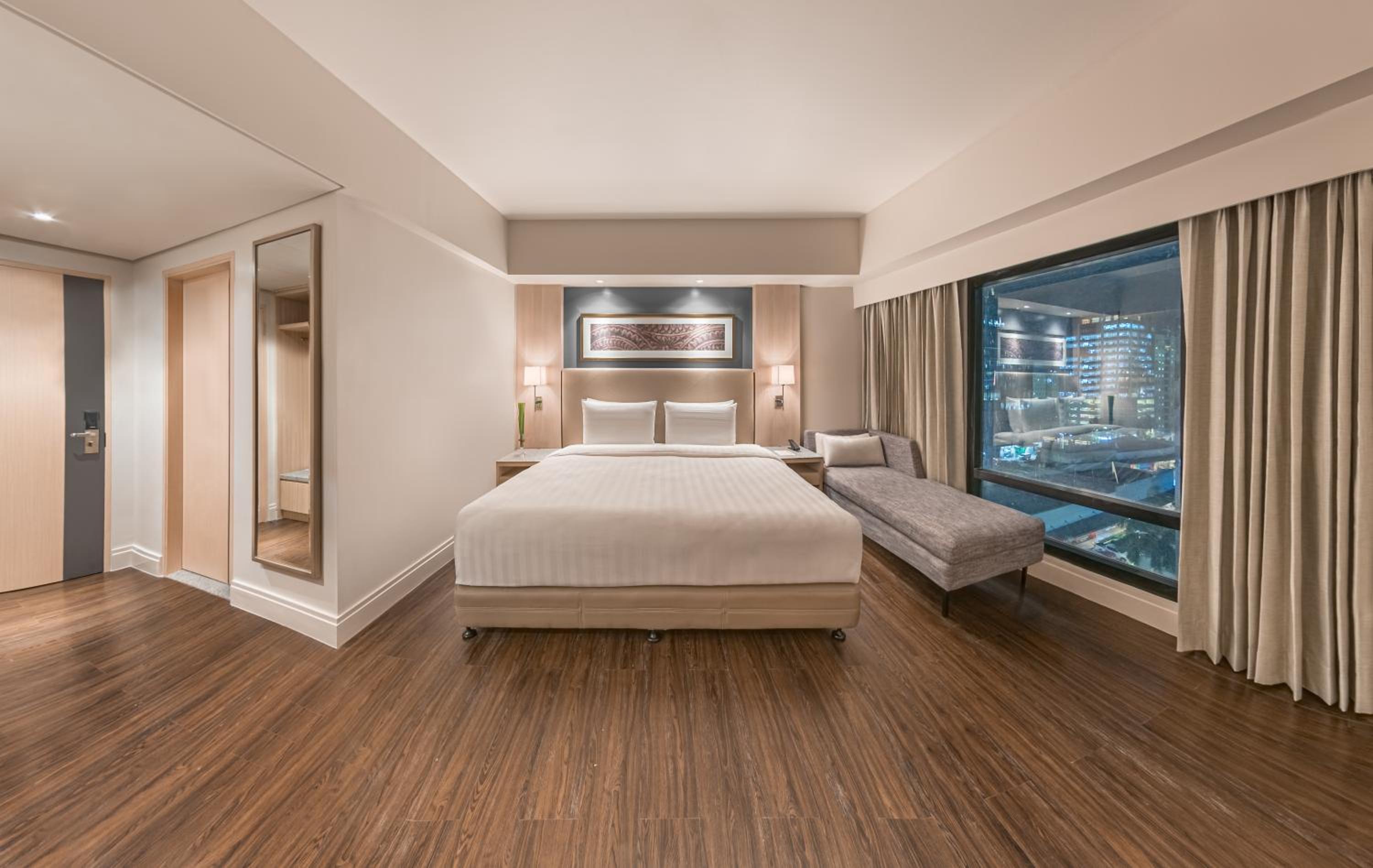 1 King Bed, Standard Room - Photo 3