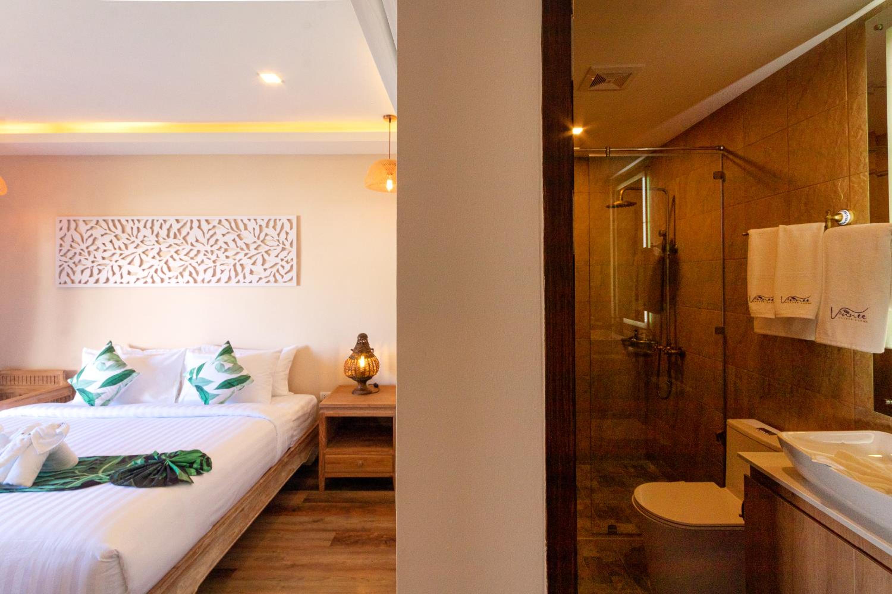 Superior Pool View Room