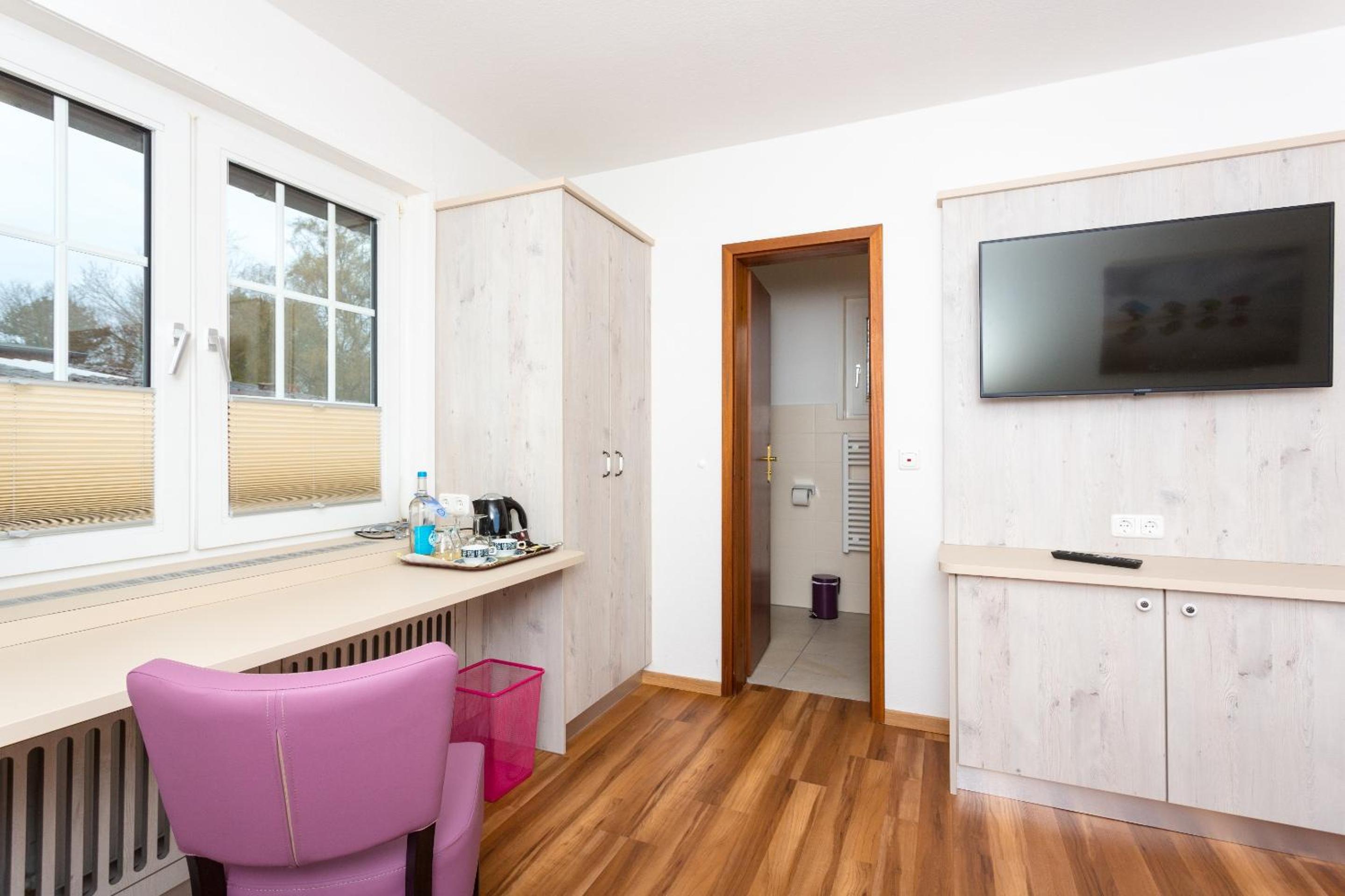 Double Room - Photo 10
