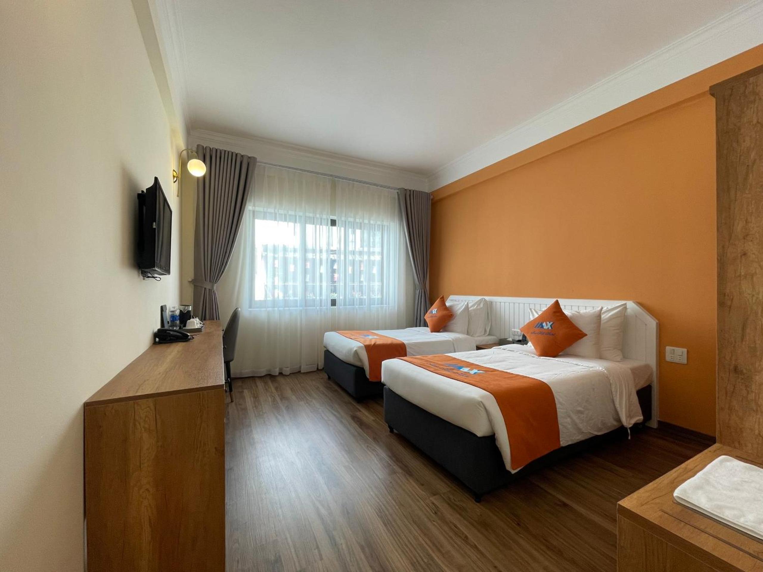 Superior Double or Twin Room with City View photo 3