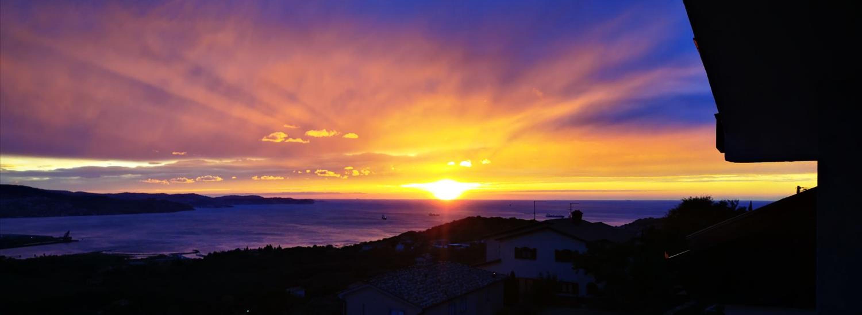 Three-Bedroom Apartment with Ocean View photo 2