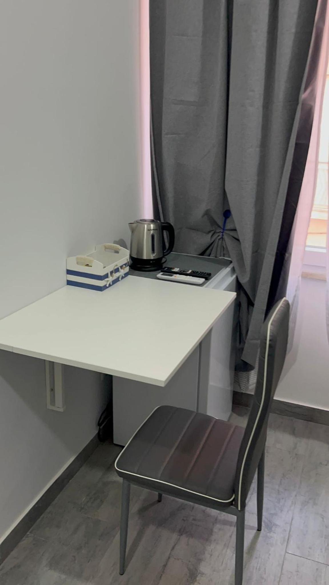 Twin Room with Private Bathroom - Photo 1