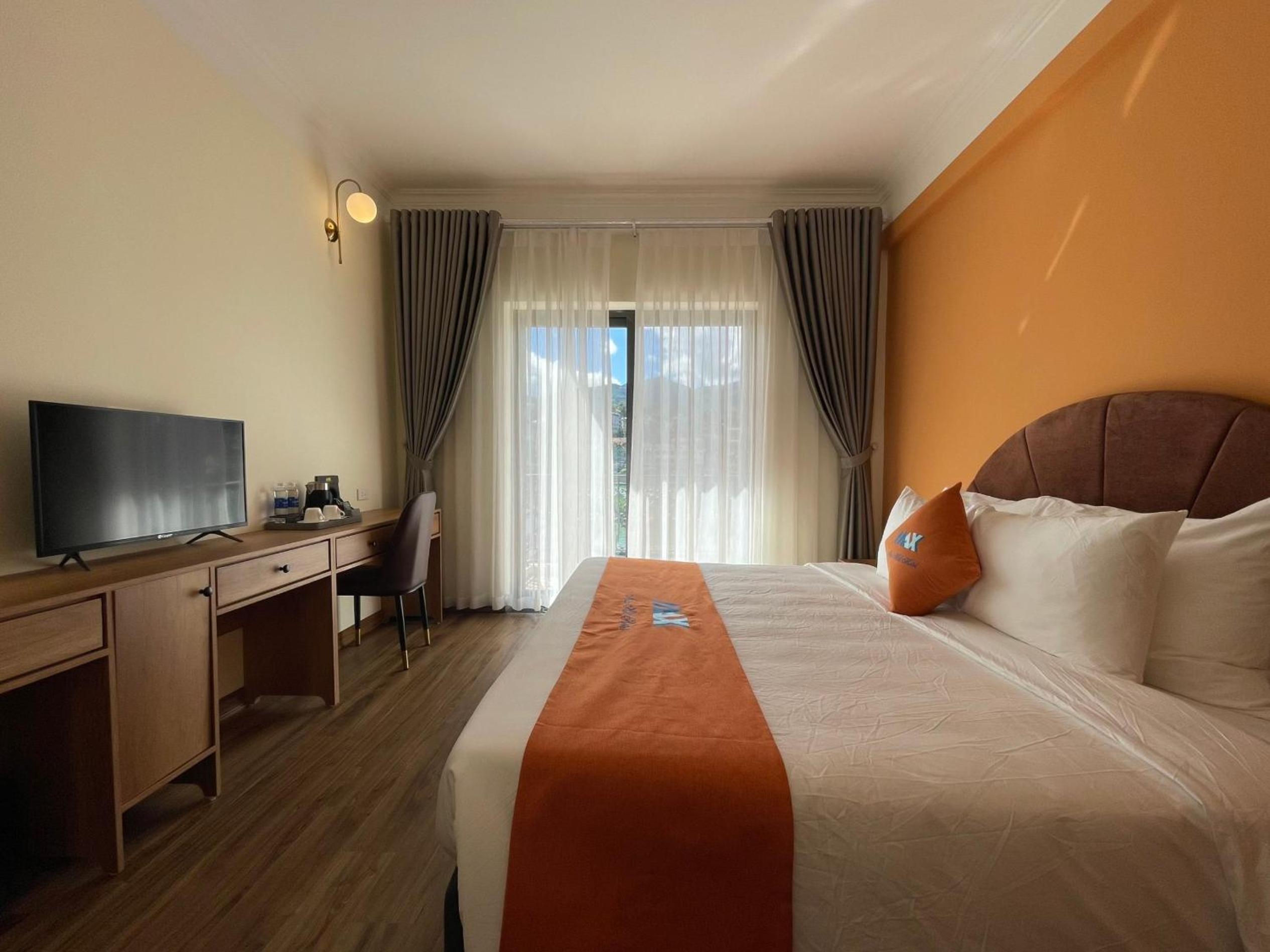 Double Room with Lake View - Photo 37