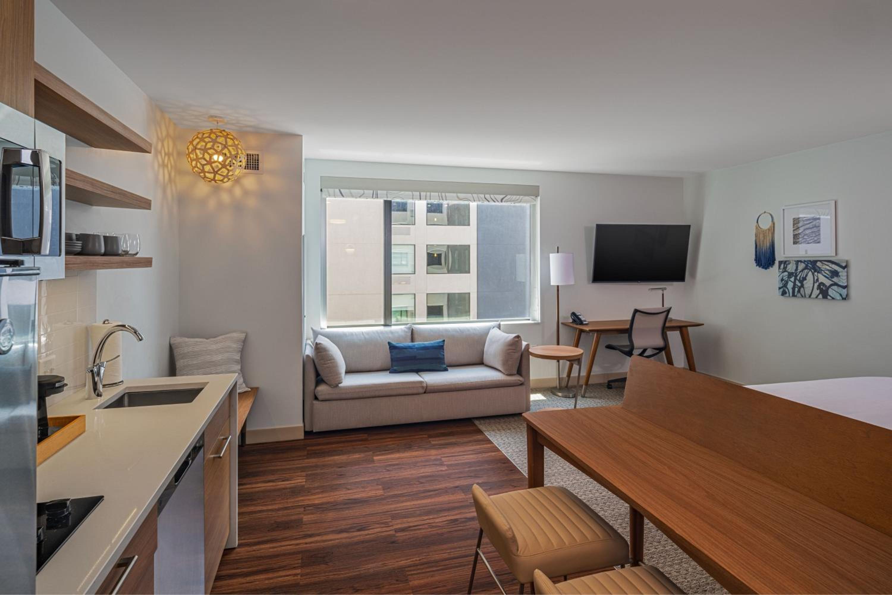 Standard King Room - Photo 1