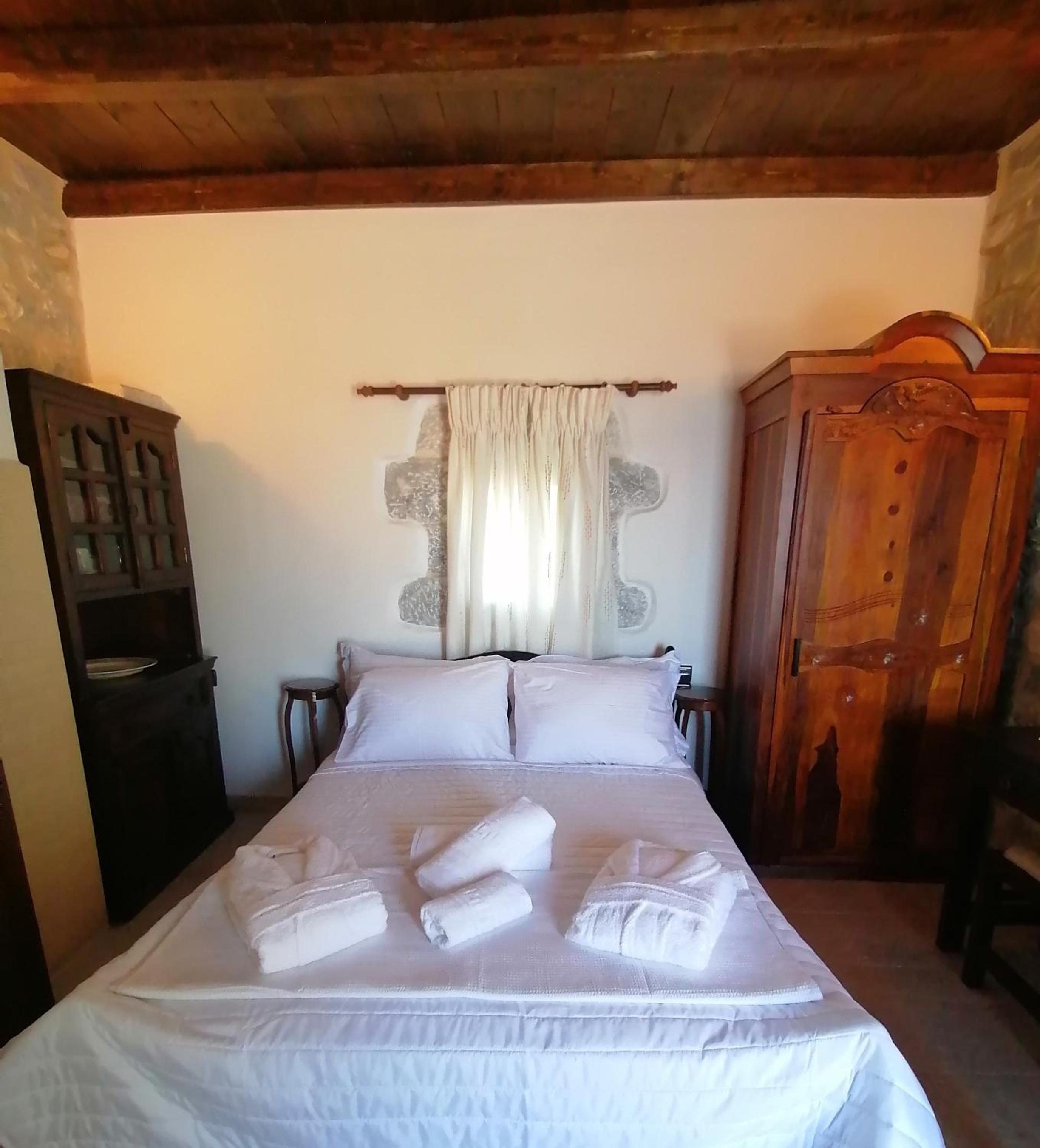 One-Bedroom House photo 1