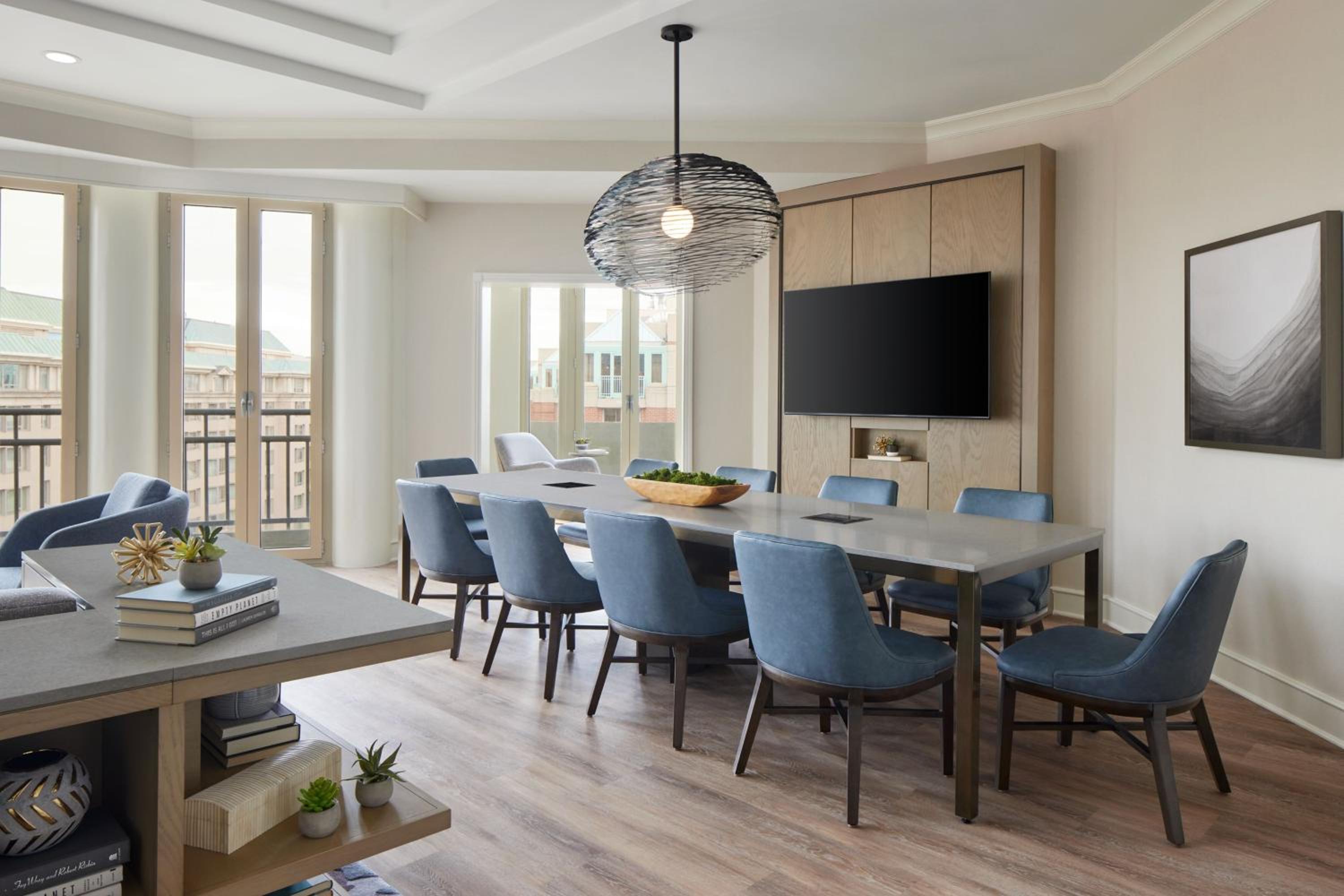 Presidential Suite, City view, Top floor photo 3