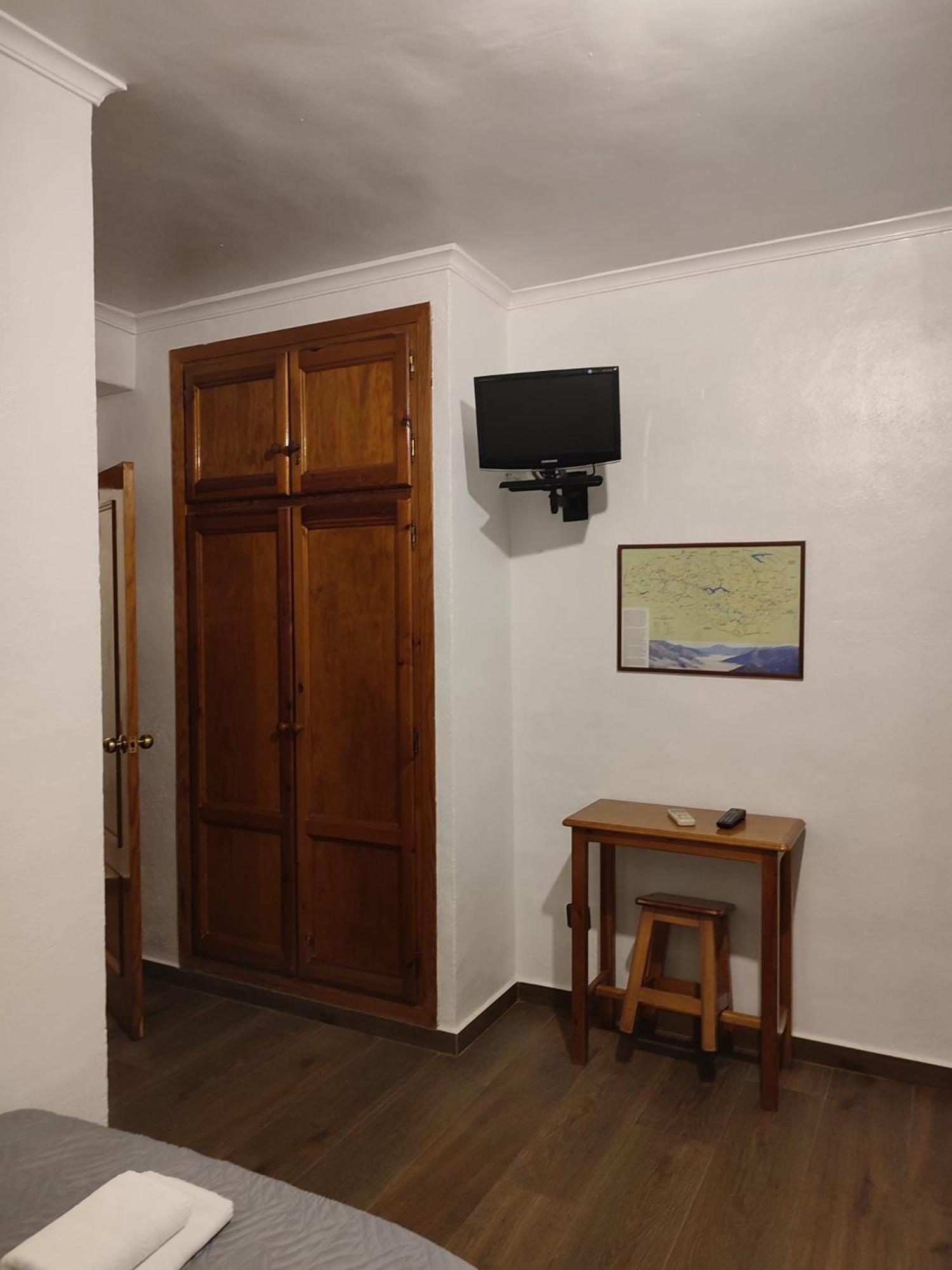 Double Room With Private Bathroom photo 3
