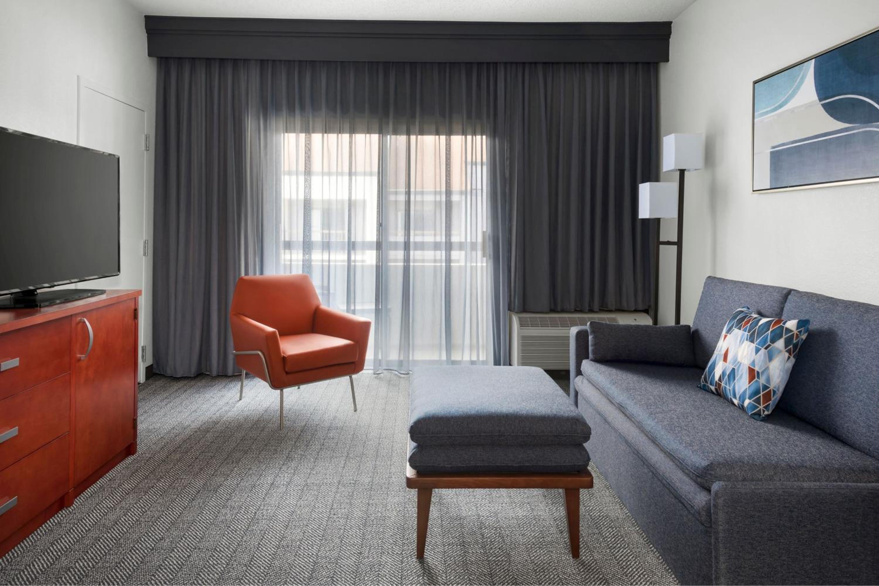 King Suite - Photo 2