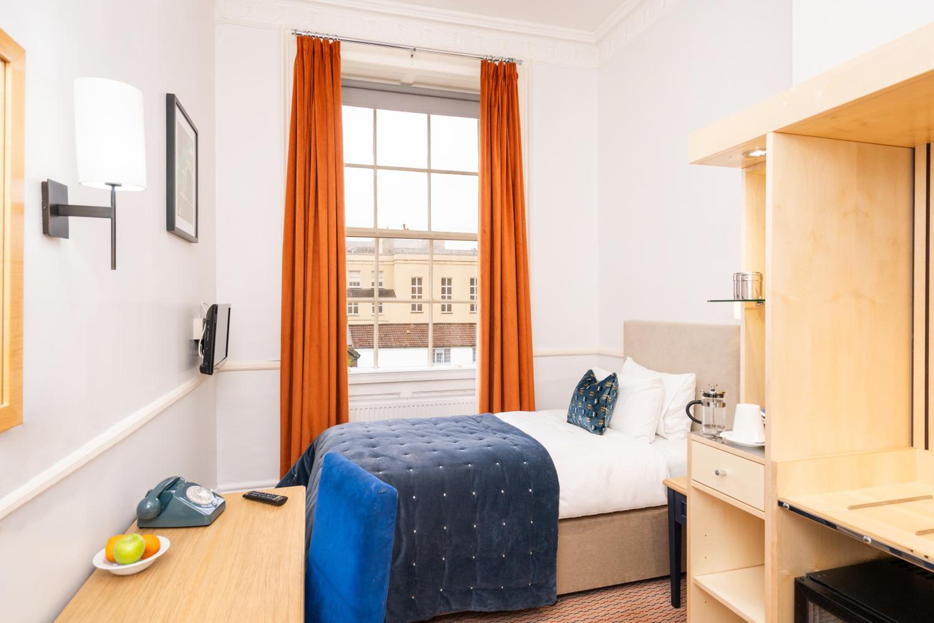 Single Room photo 3
