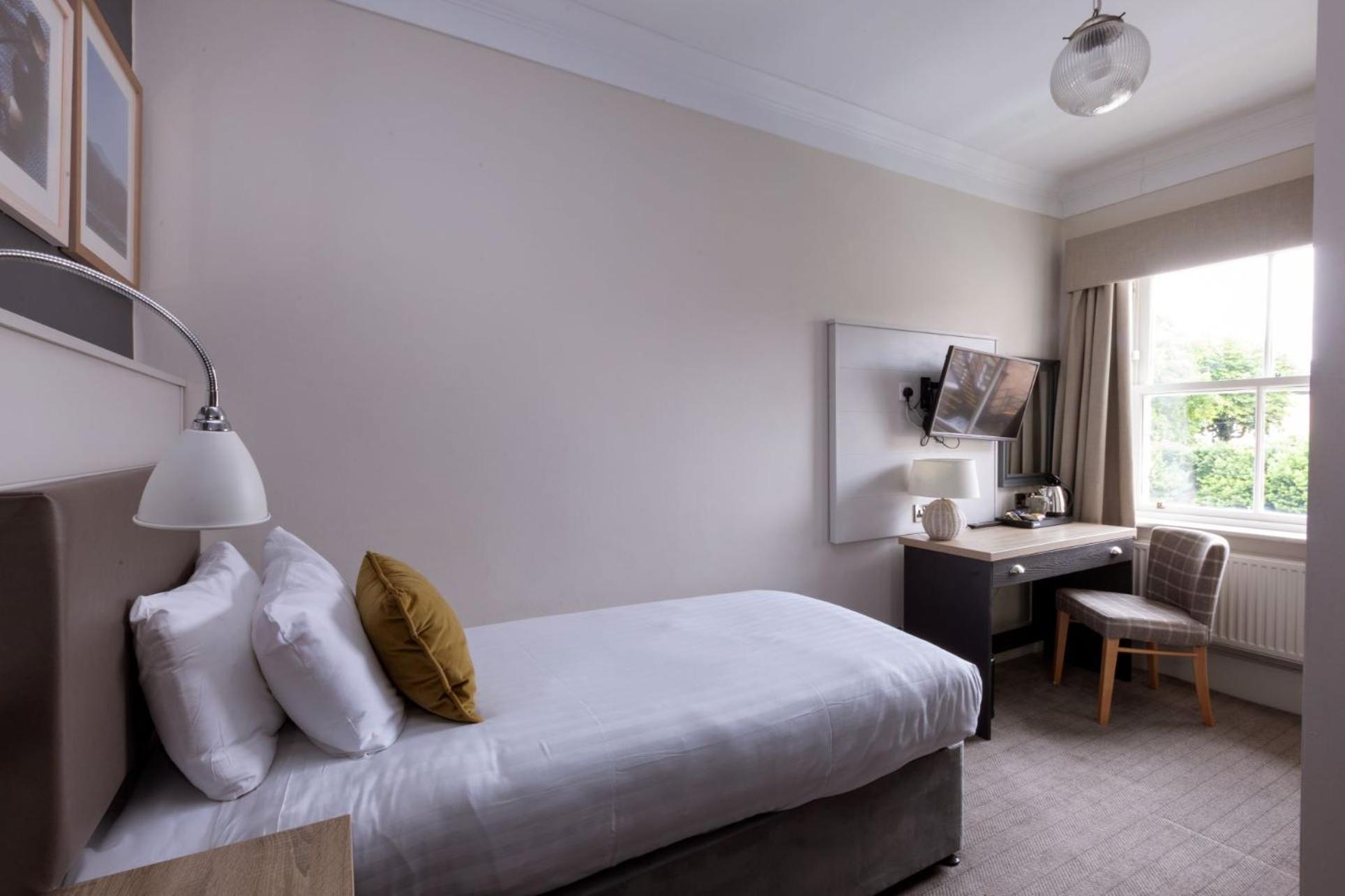 Single Room photo 3