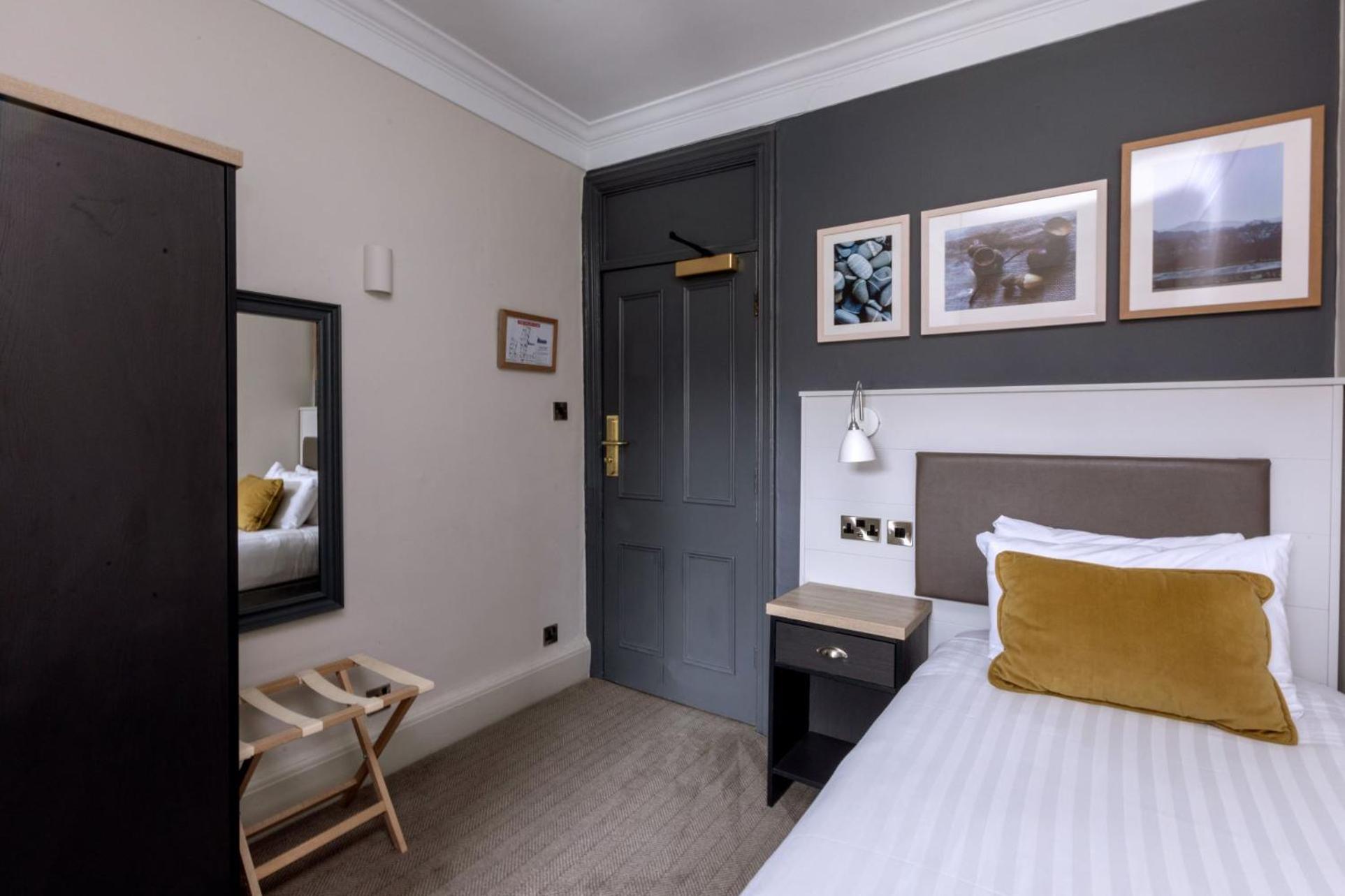 Single Room photo 2