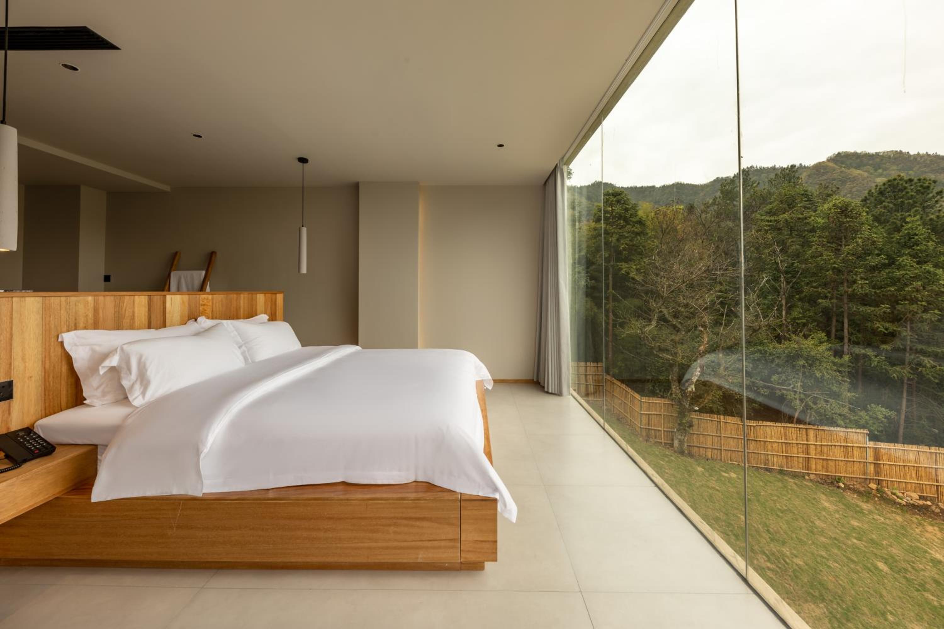 Family Suite with Starry Sky View photo 3