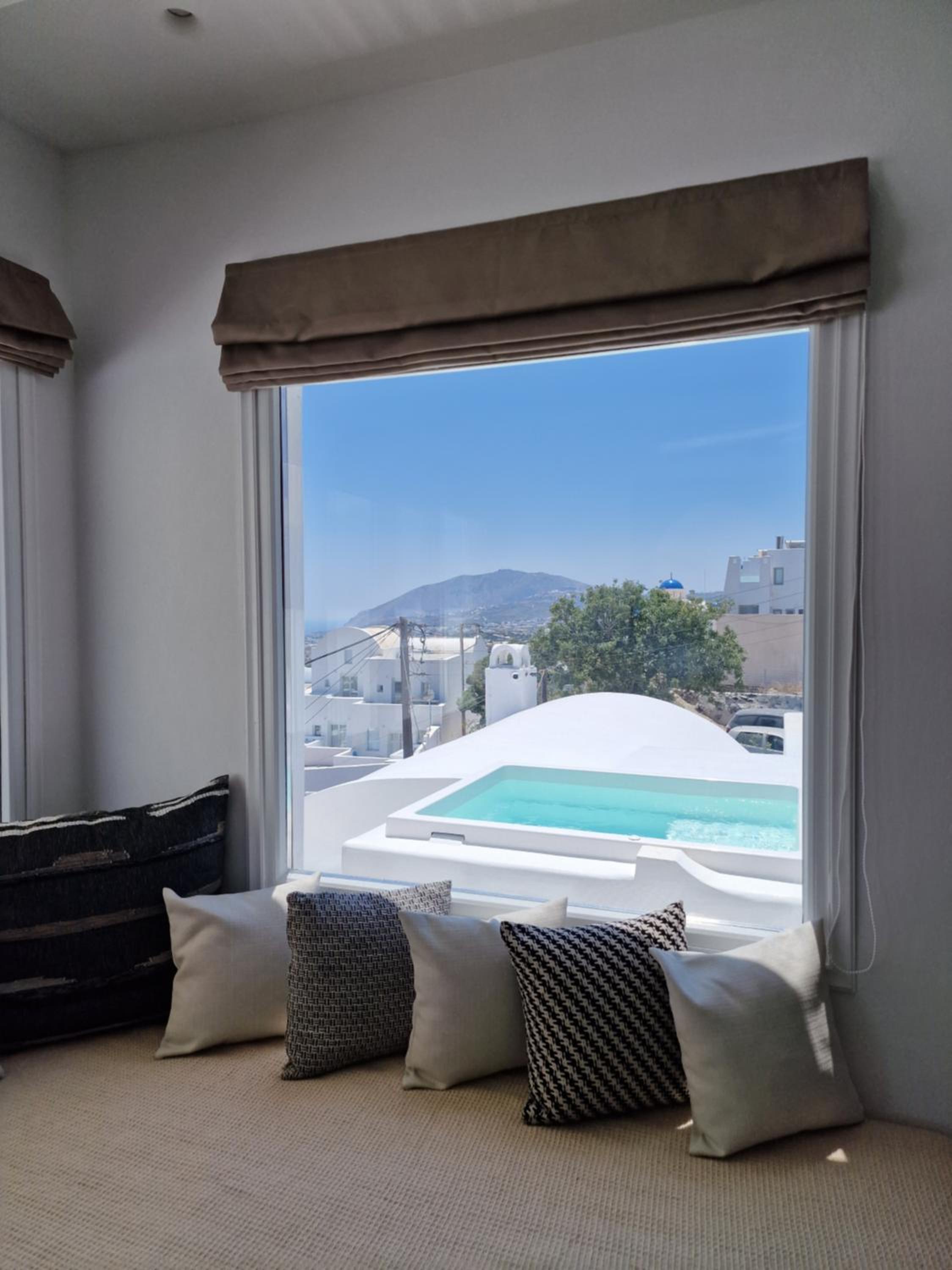 Signature Suite with Outdoor Hot Tub and Sea View - Photo 10