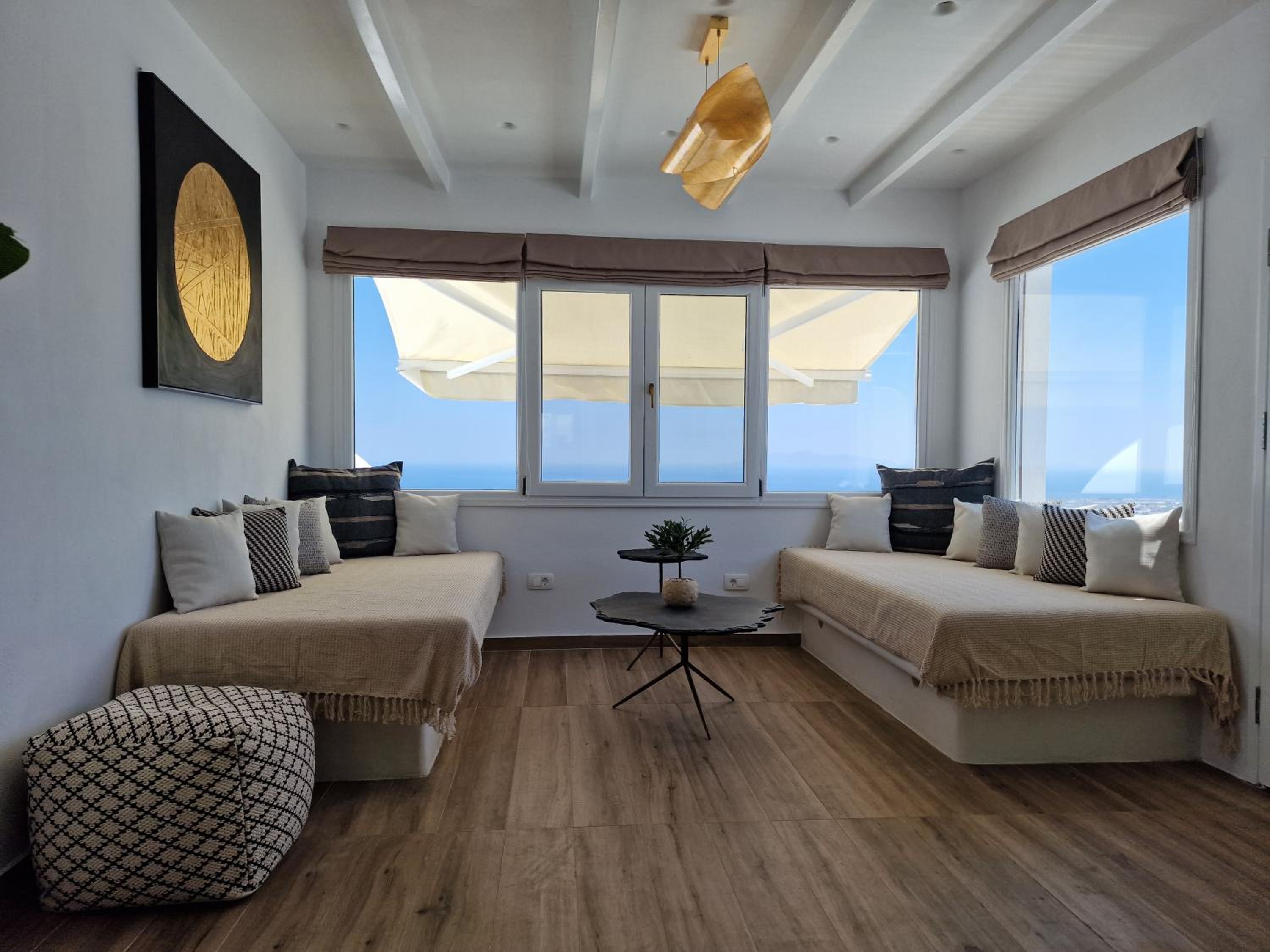 Signature Suite with Outdoor Hot Tub and Sea View - Photo 3