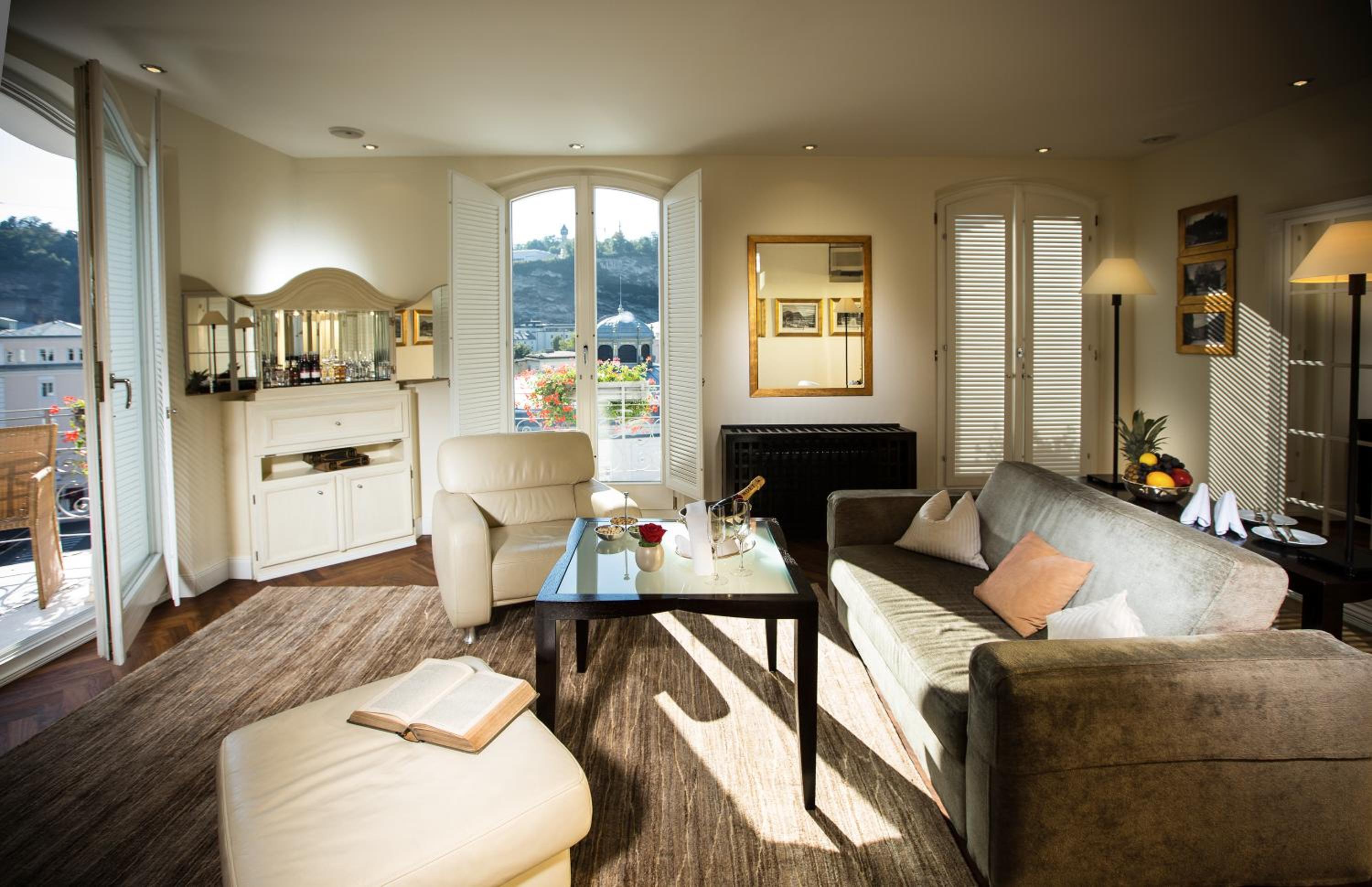 Deluxe Suite