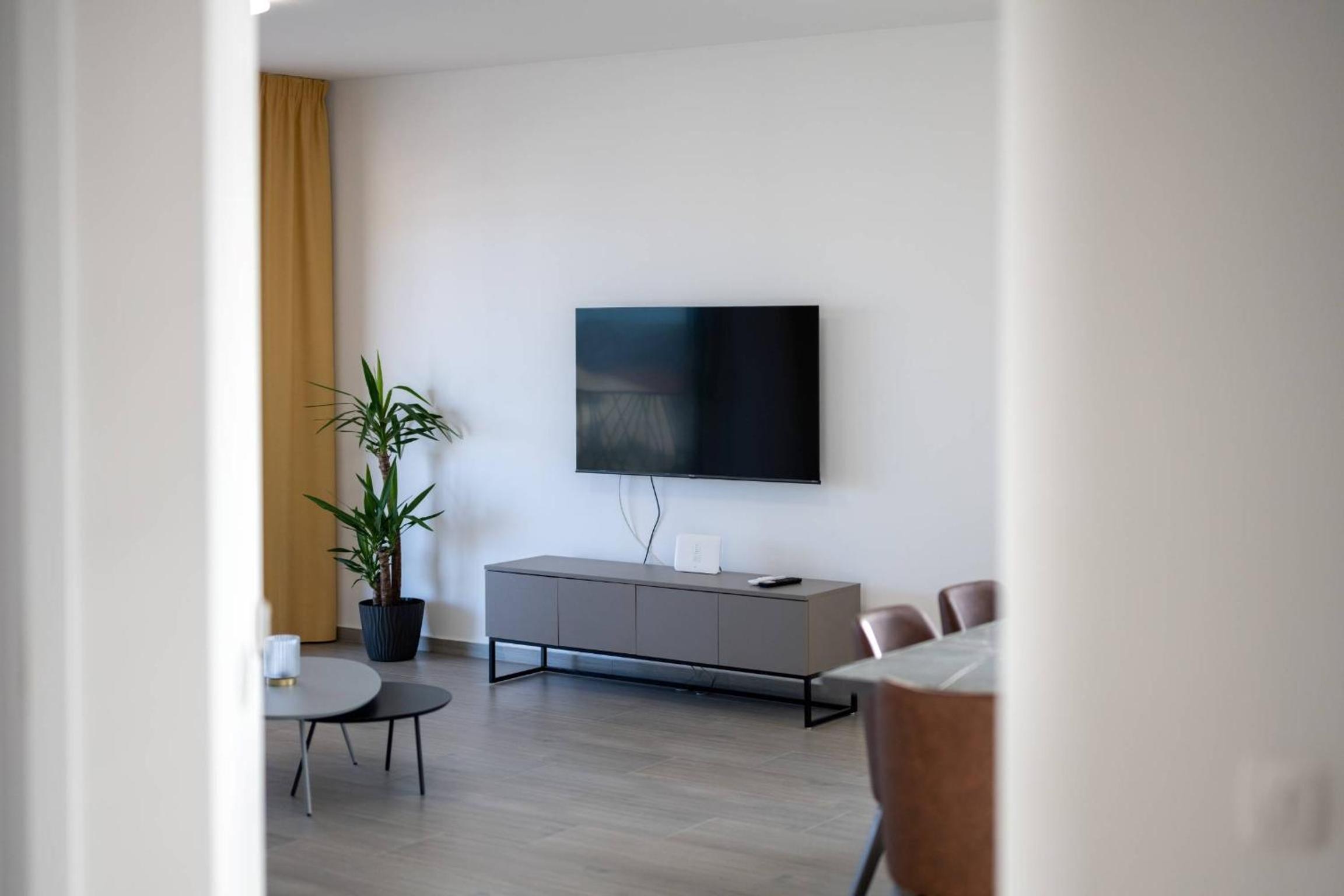 Three Bedroom Apartment with Sea View photo 1