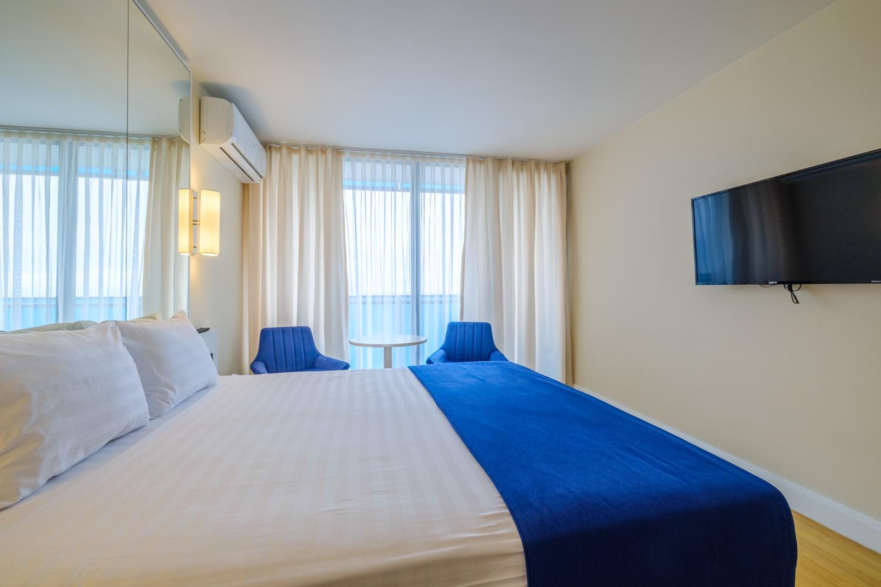 Superior Double Room with Sea View - Photo 10