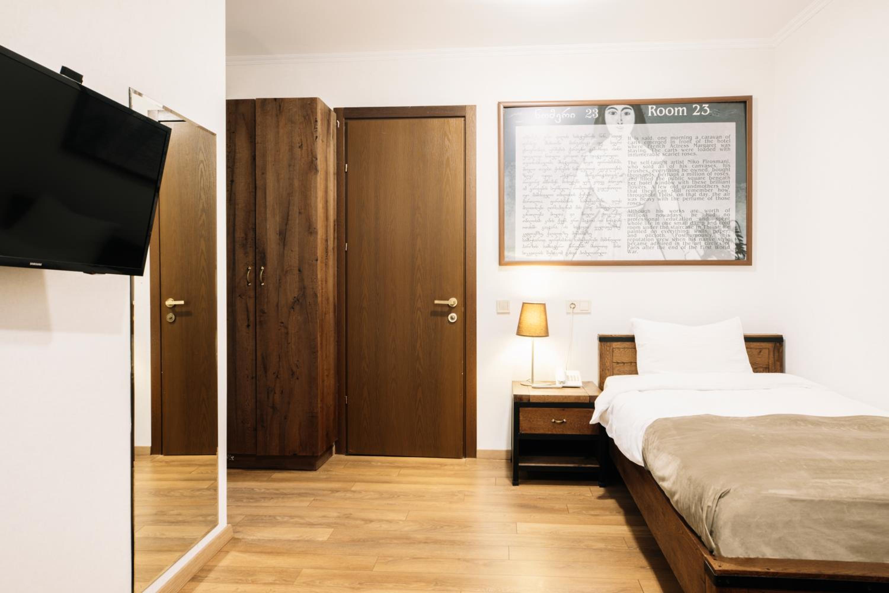 Standard Single Room with City View, Without Balcony photo 3