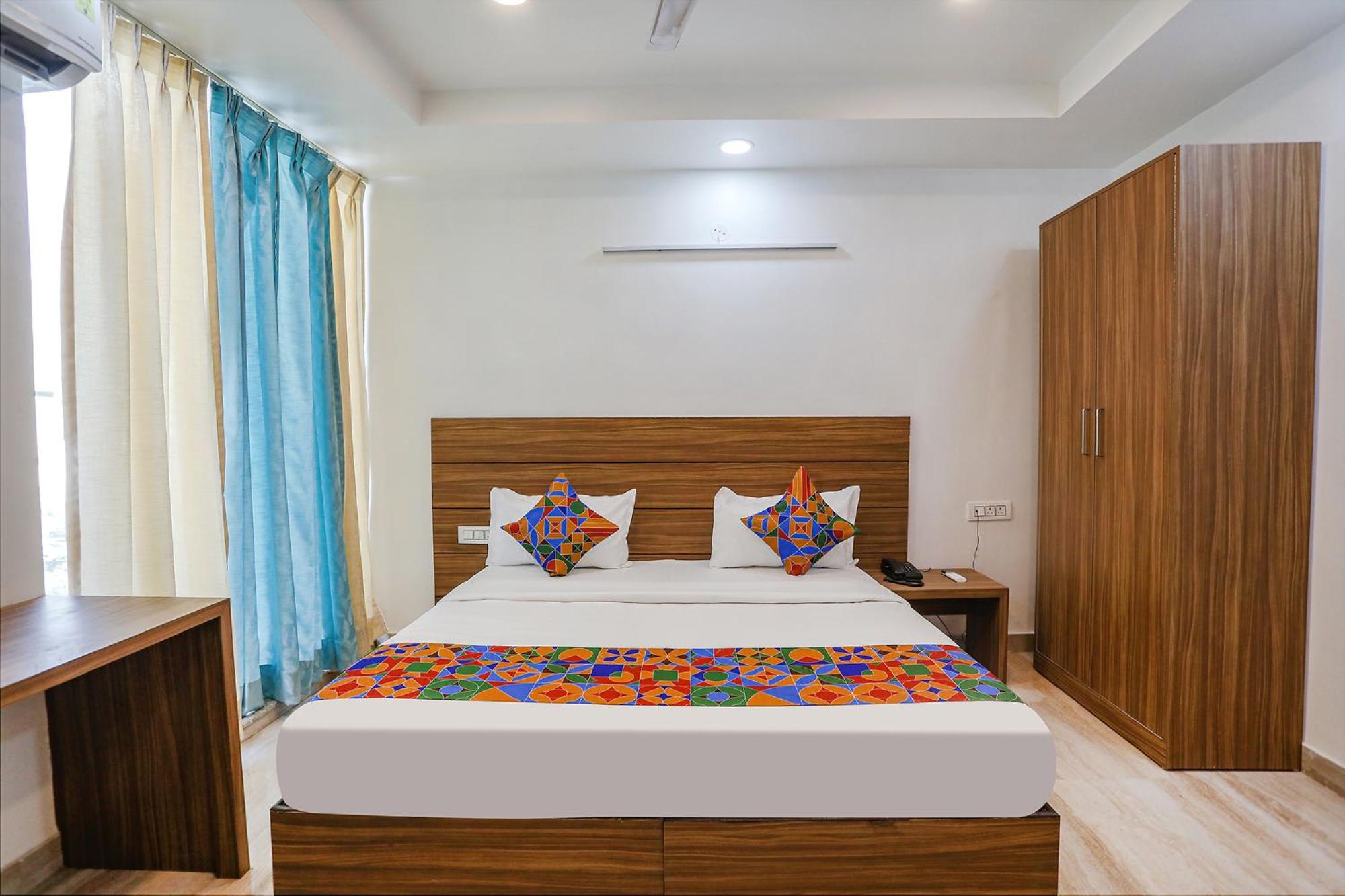 Deluxe Room - Photo 4
