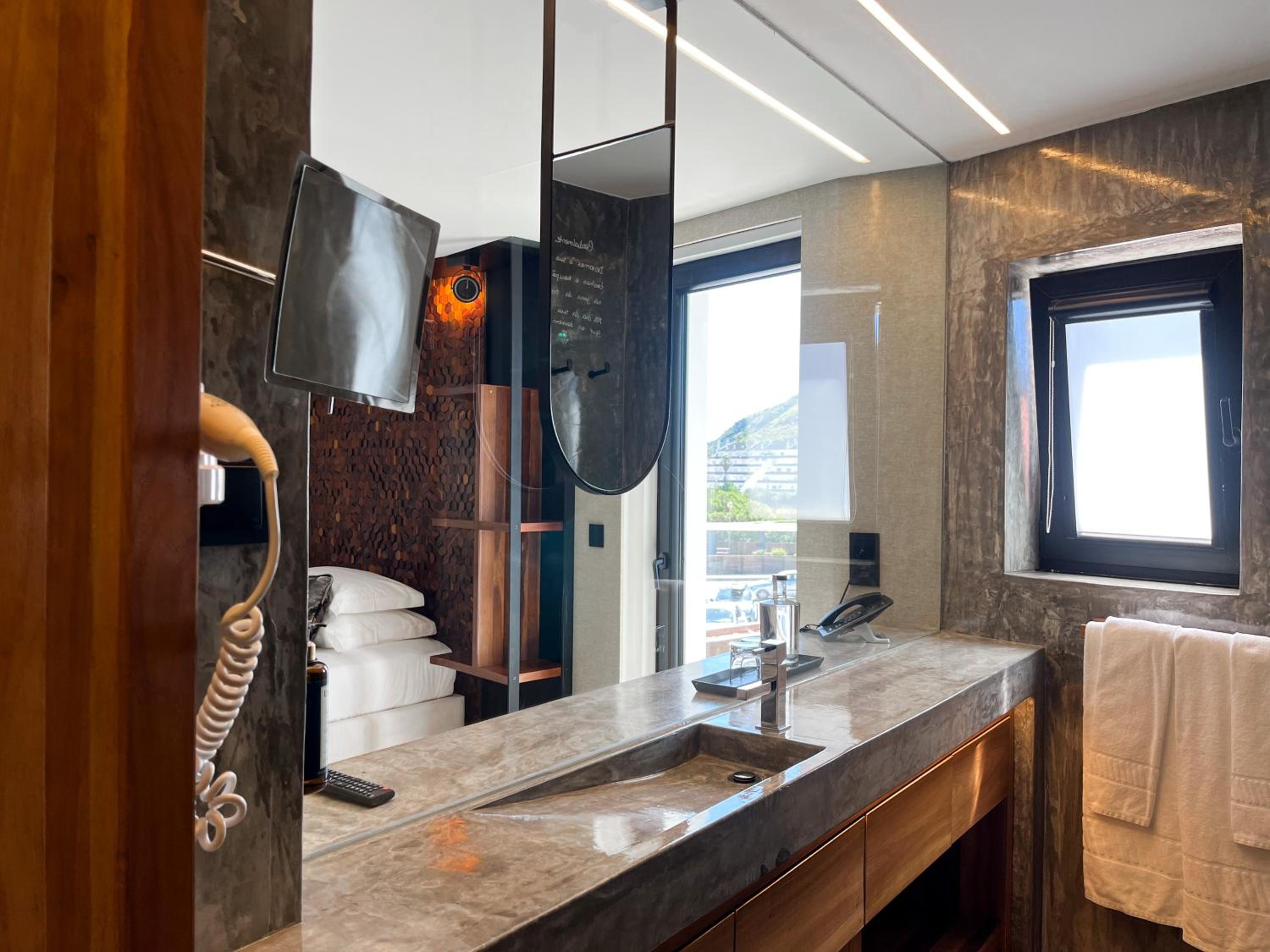 Standard Suite - Photo 4