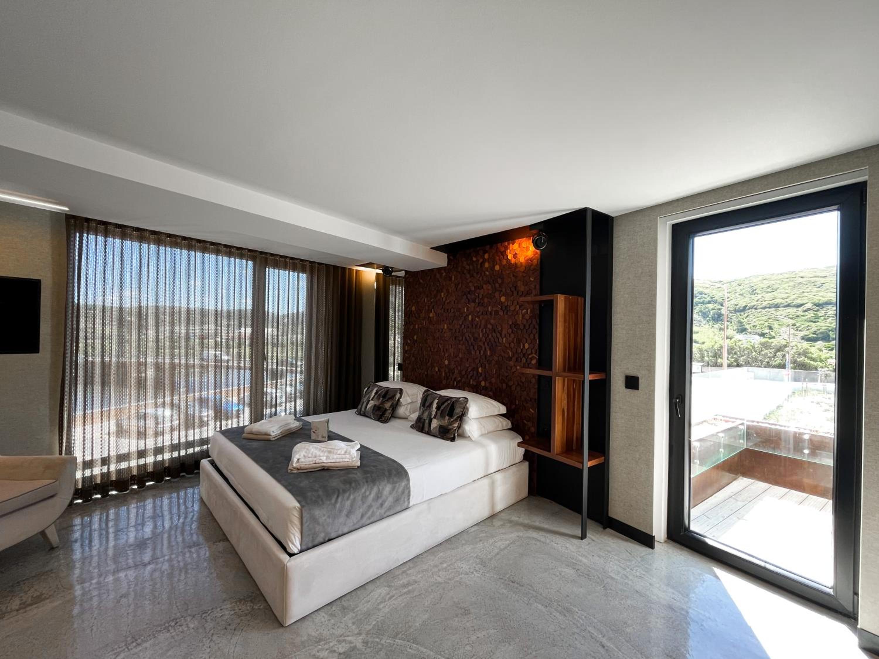 Standard Suite - Photo 1