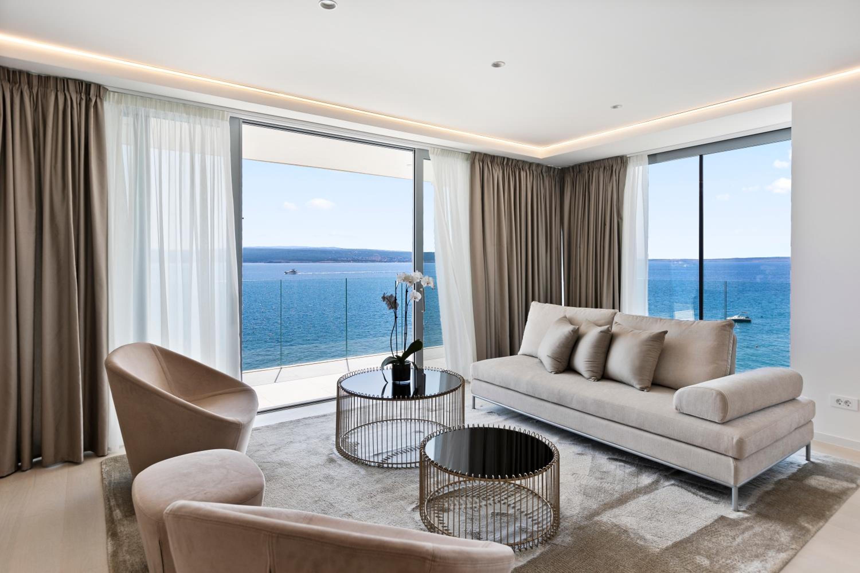 Apartment with Sea View - Photo 20