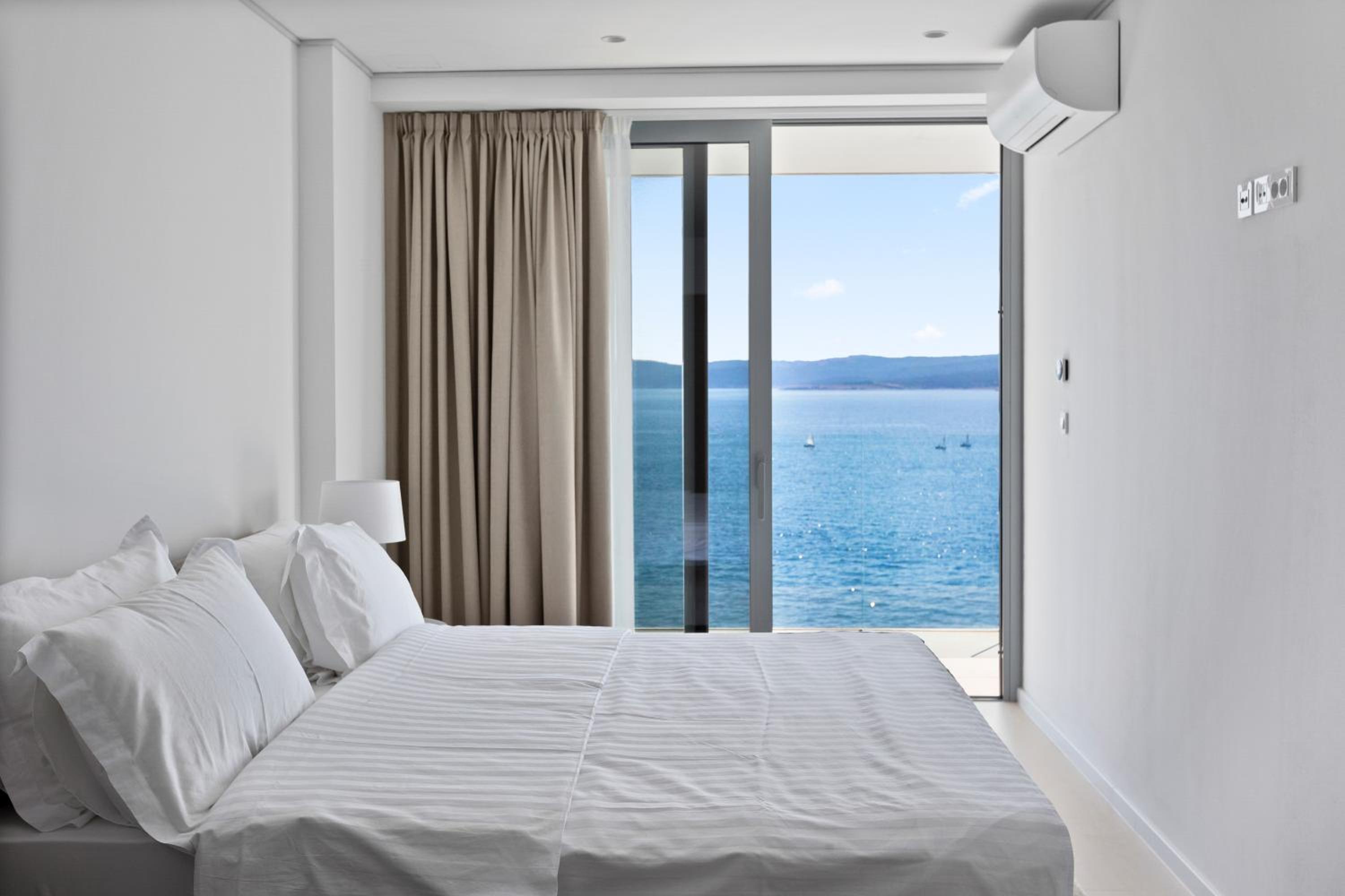 Apartment with Sea View - Photo 14