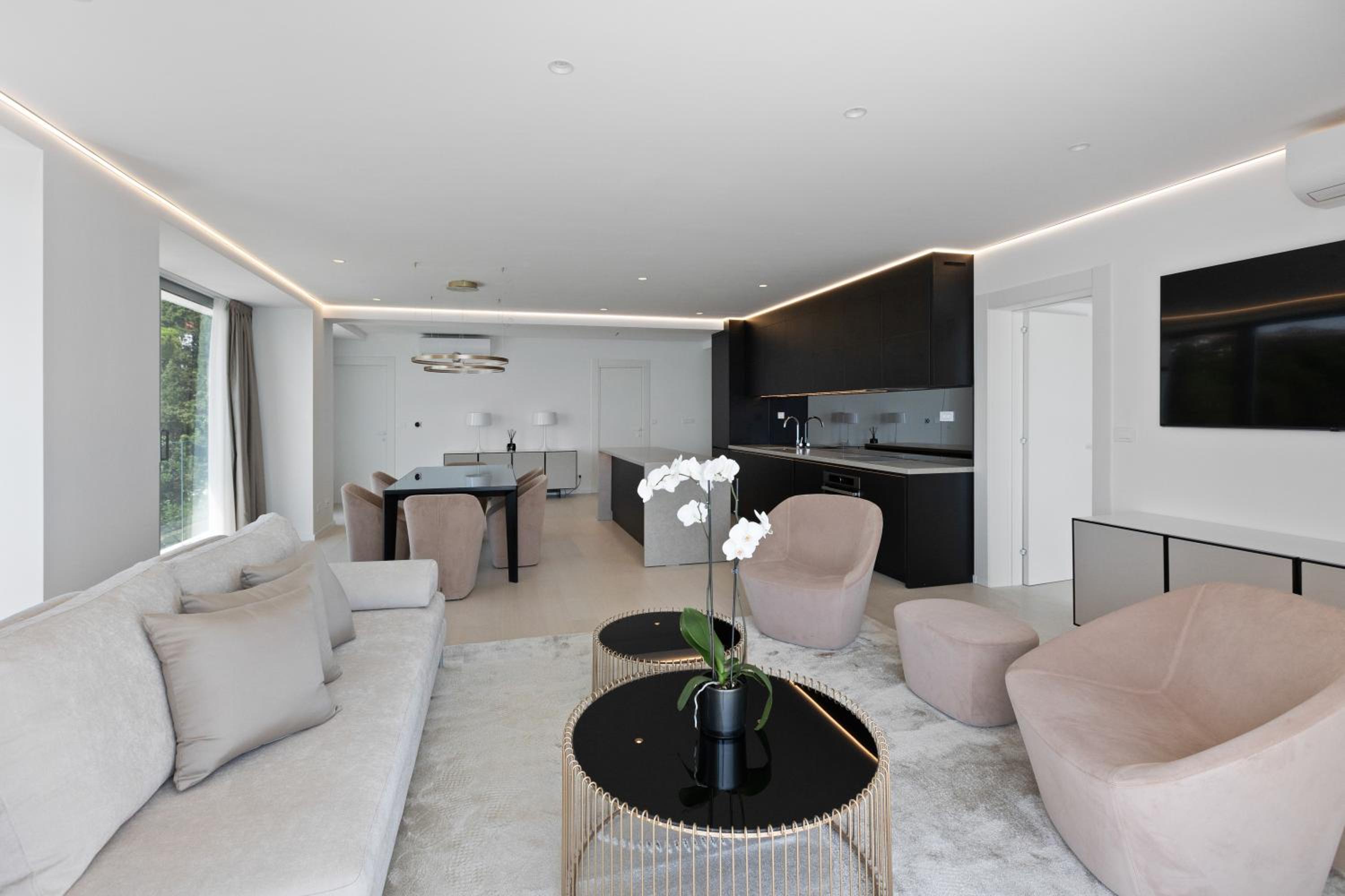 Apartment with Sea View - Photo 22