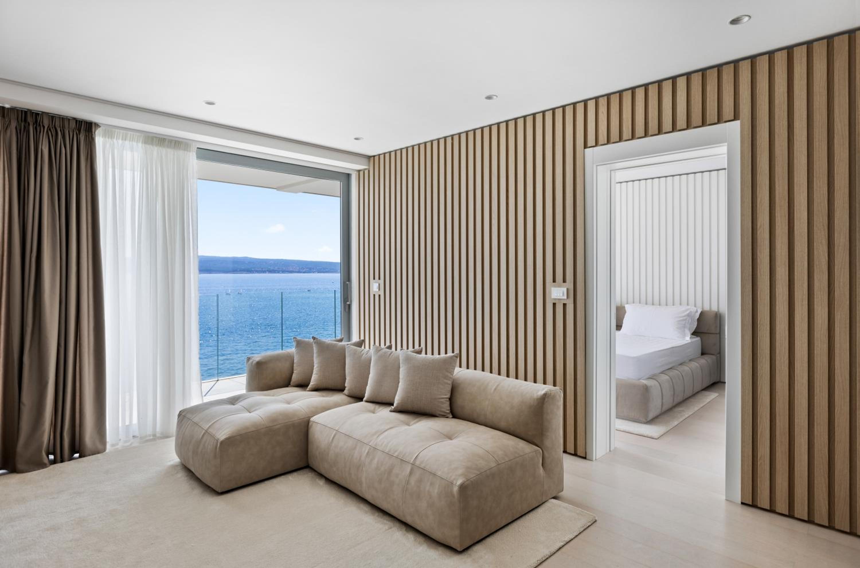 Apartment with Sea View - Photo 4