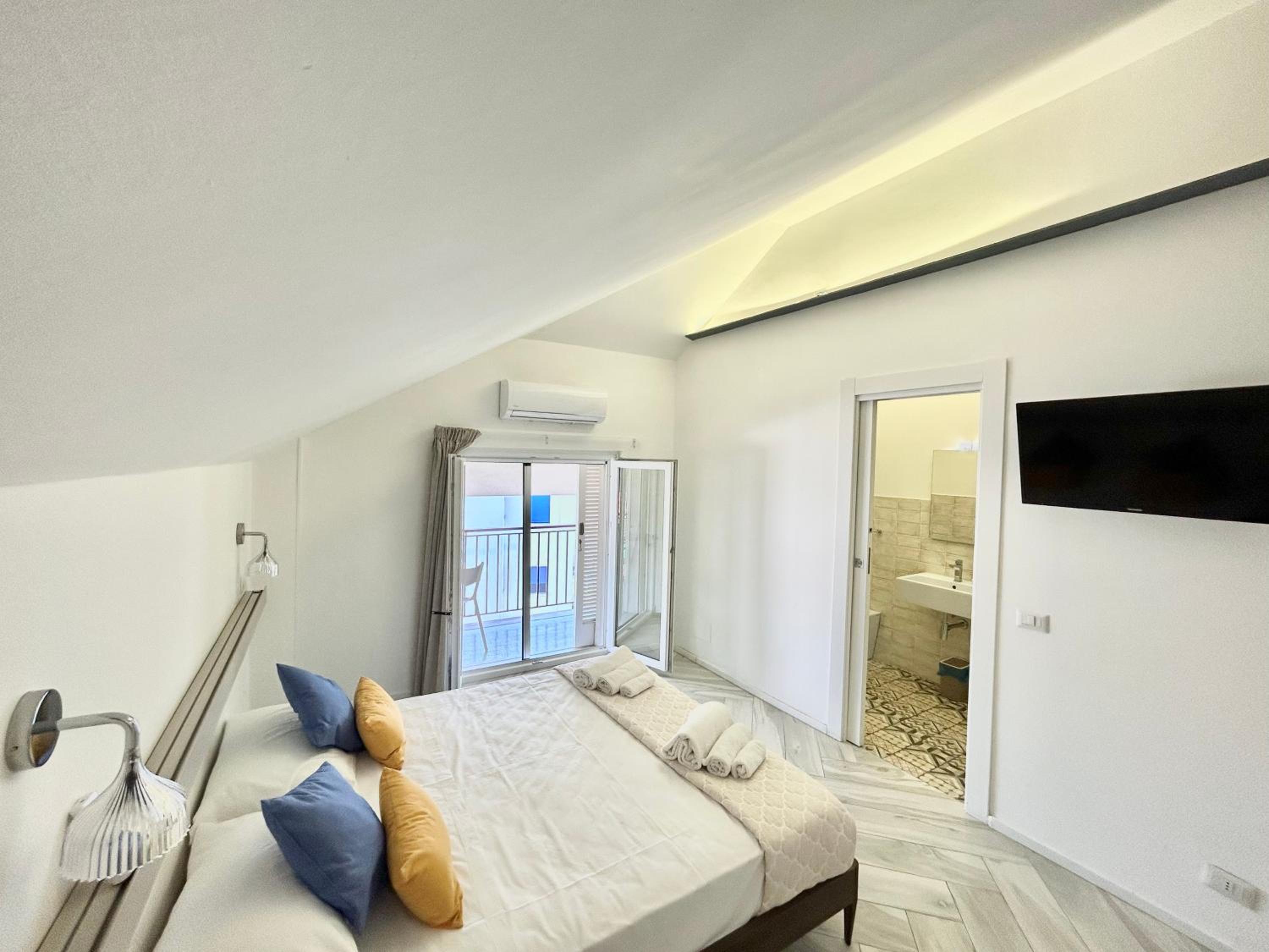 Standard Double Room photo 3