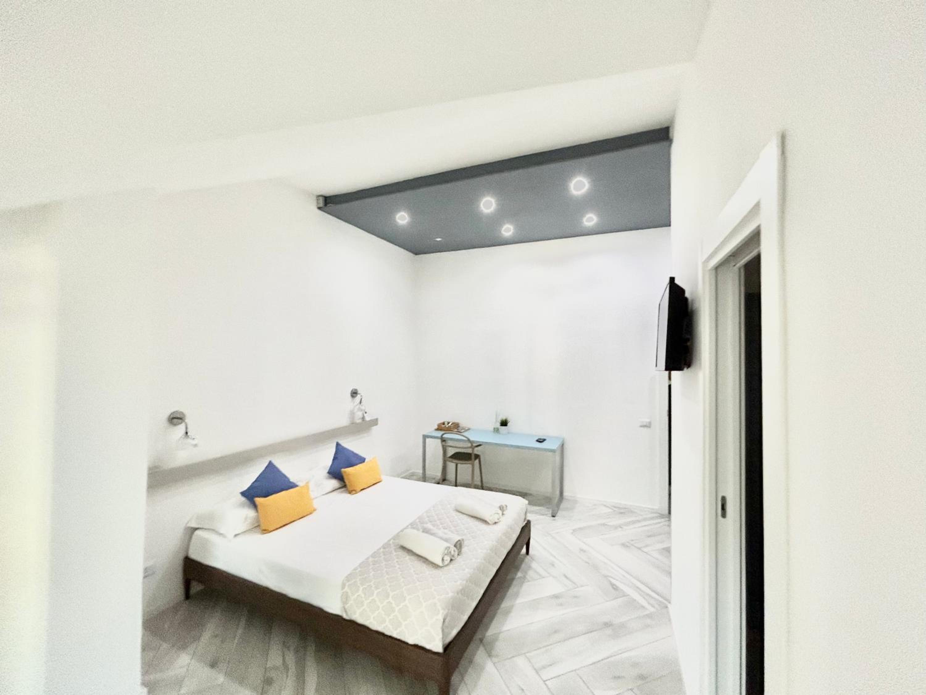Standard Double Room photo 3