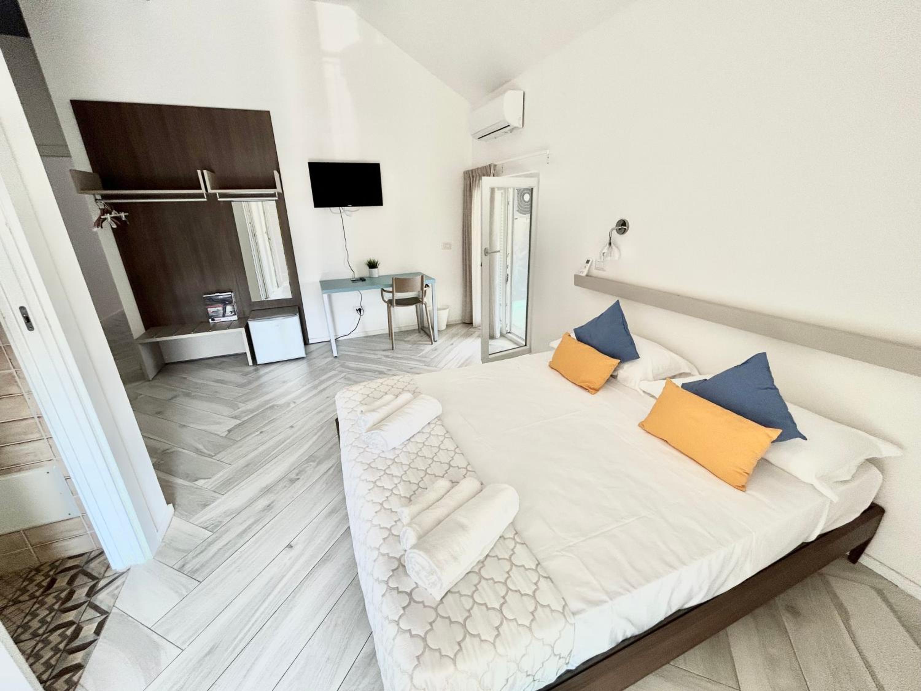 Standard Double Room photo 2