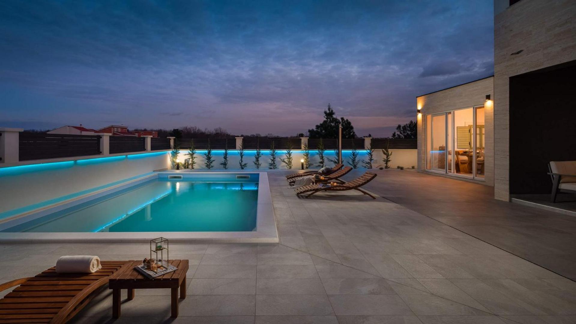 Villa photo 2