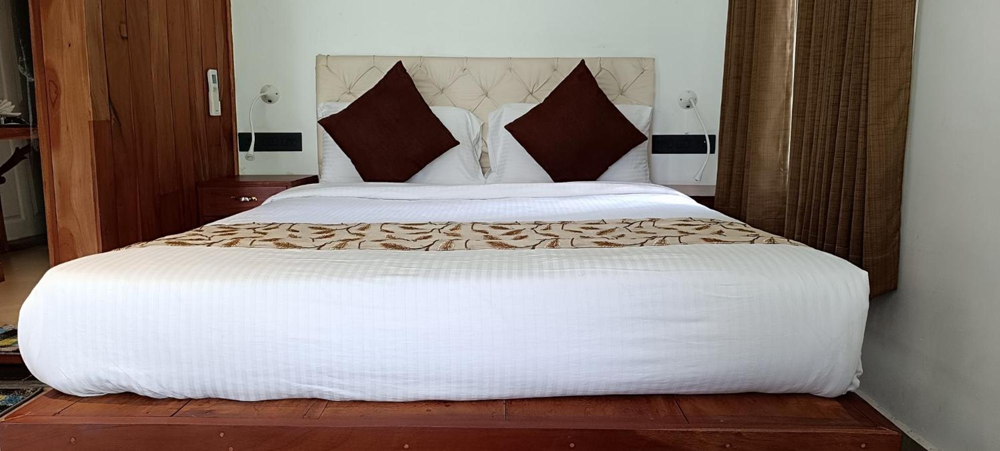 Deluxe Double or Twin Room with Mountain View photo 1