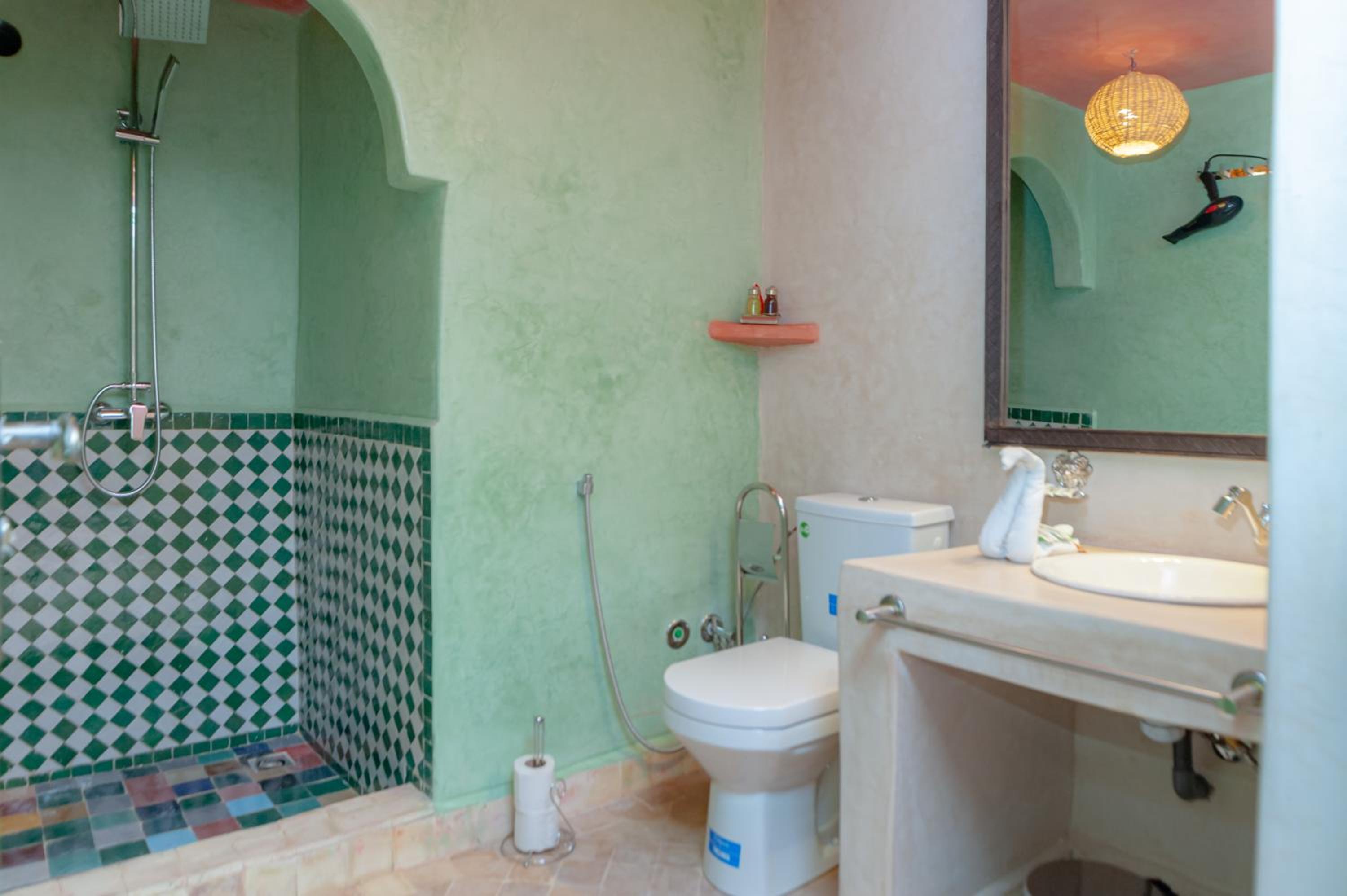 Double or Twin Room with Mountain View - Photo 5