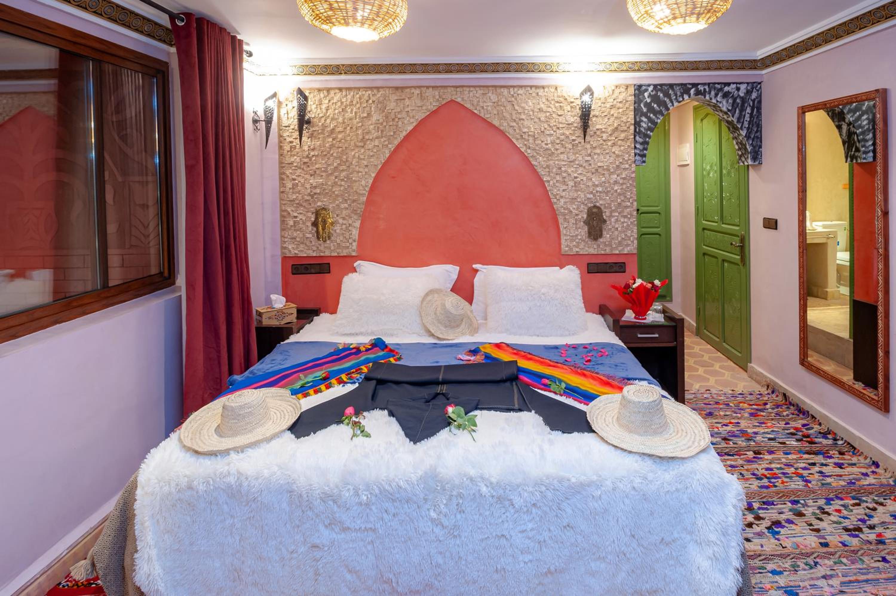 Double or Twin Room with Mountain View - Photo 1