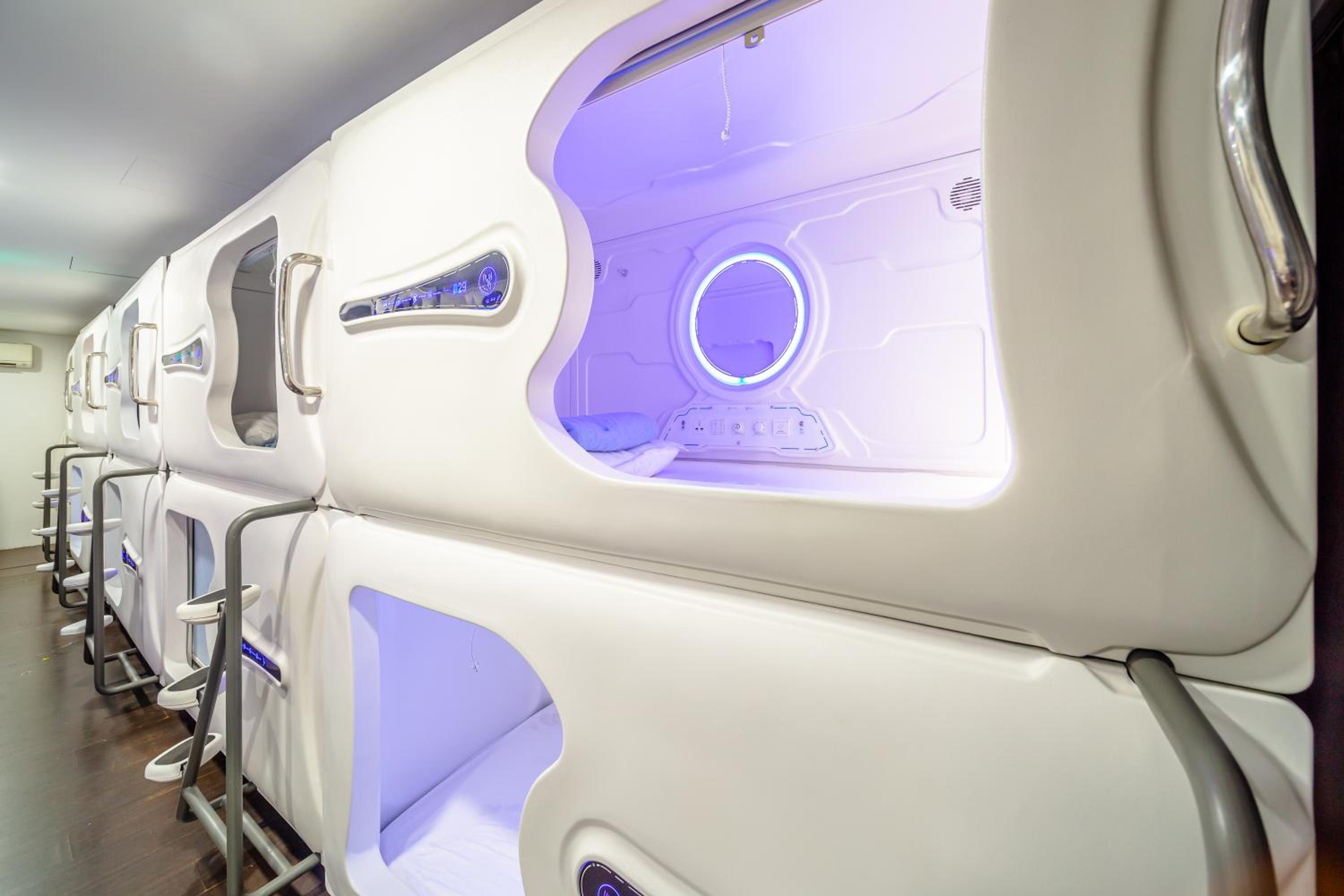 Single Space Pod photo 1
