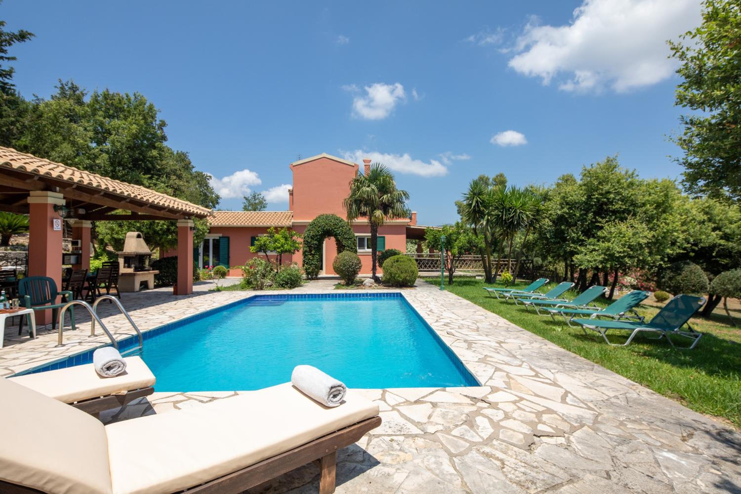 Villa With Private Pool photo 3
