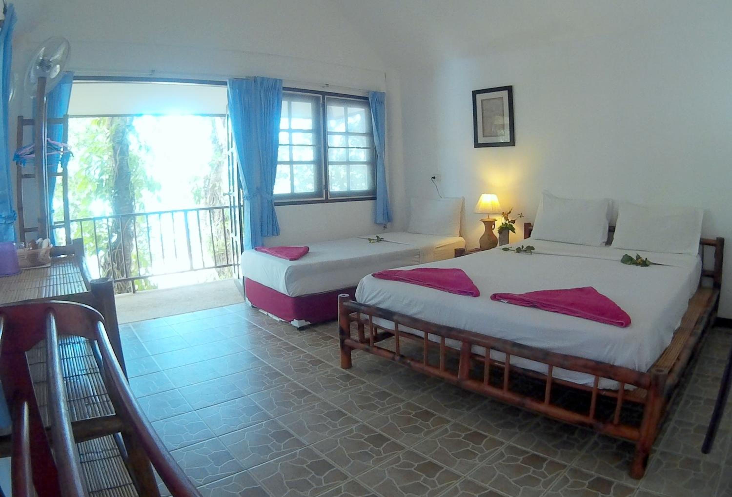 Bungalow - Beach Front - Photo 1